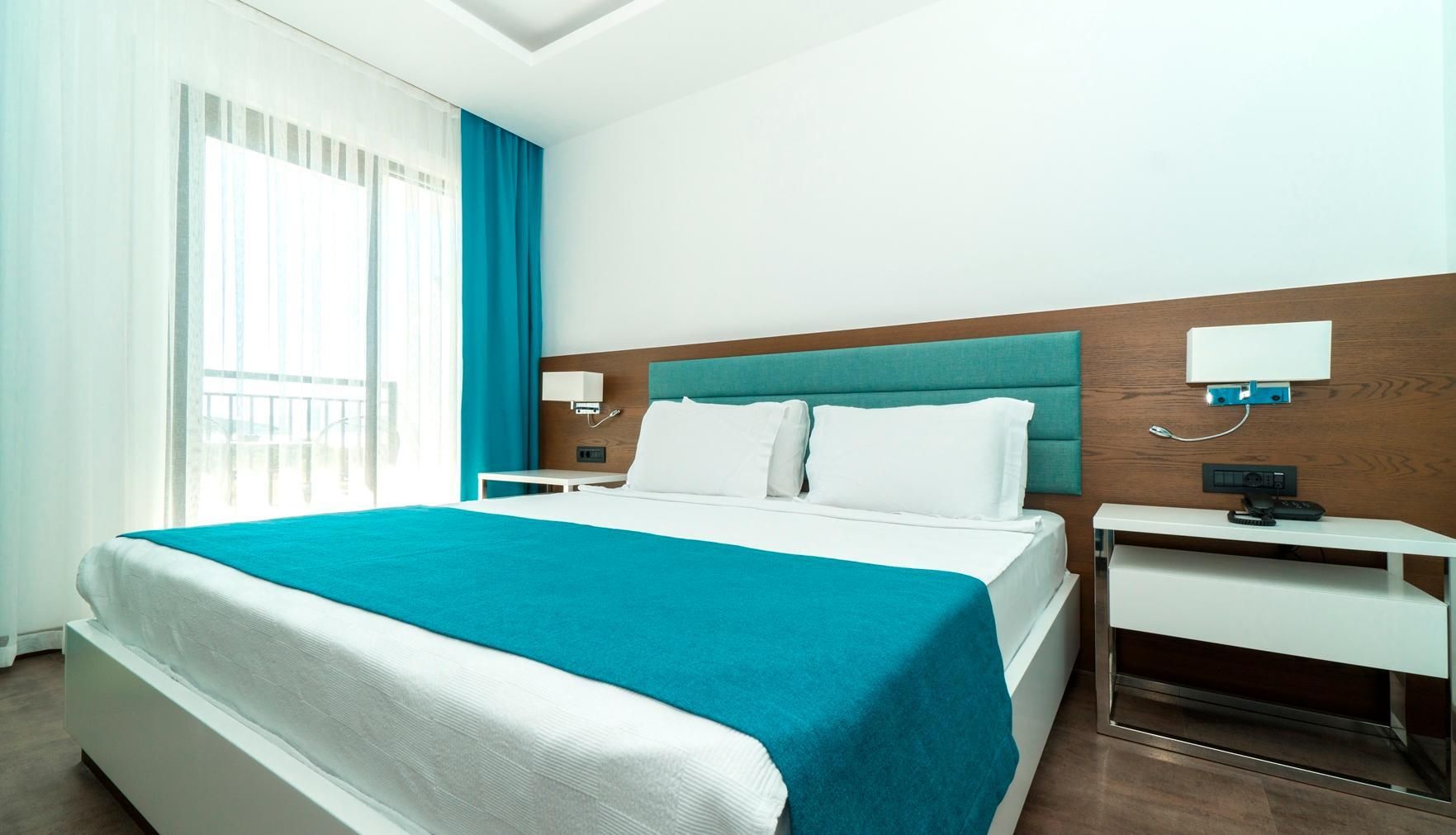 Acroter Hotel & Spa