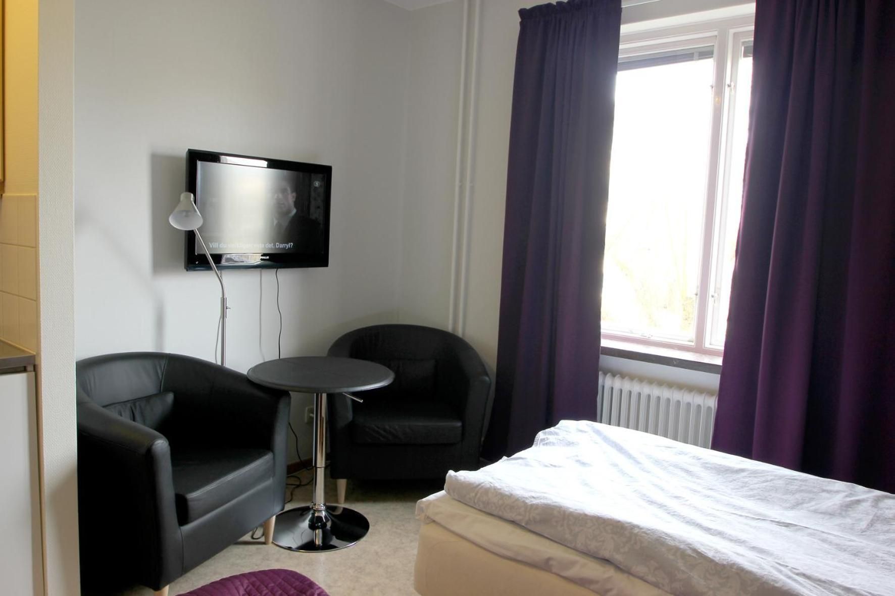 Quadruple Room with Private Bathroom