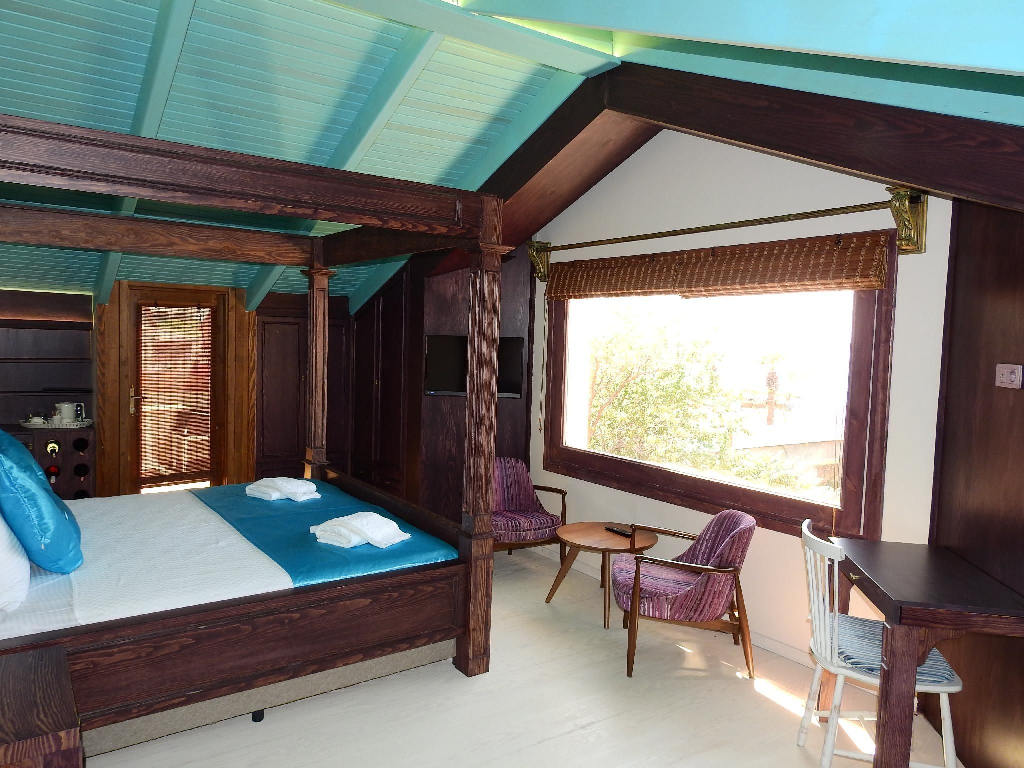 King Suite with Sea View