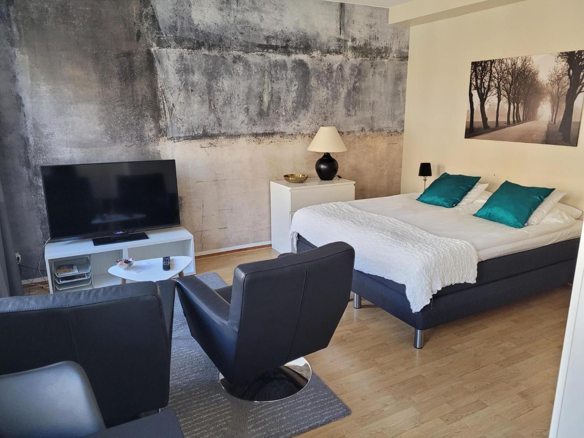 One-Bedroom Apartment (2 Adults)