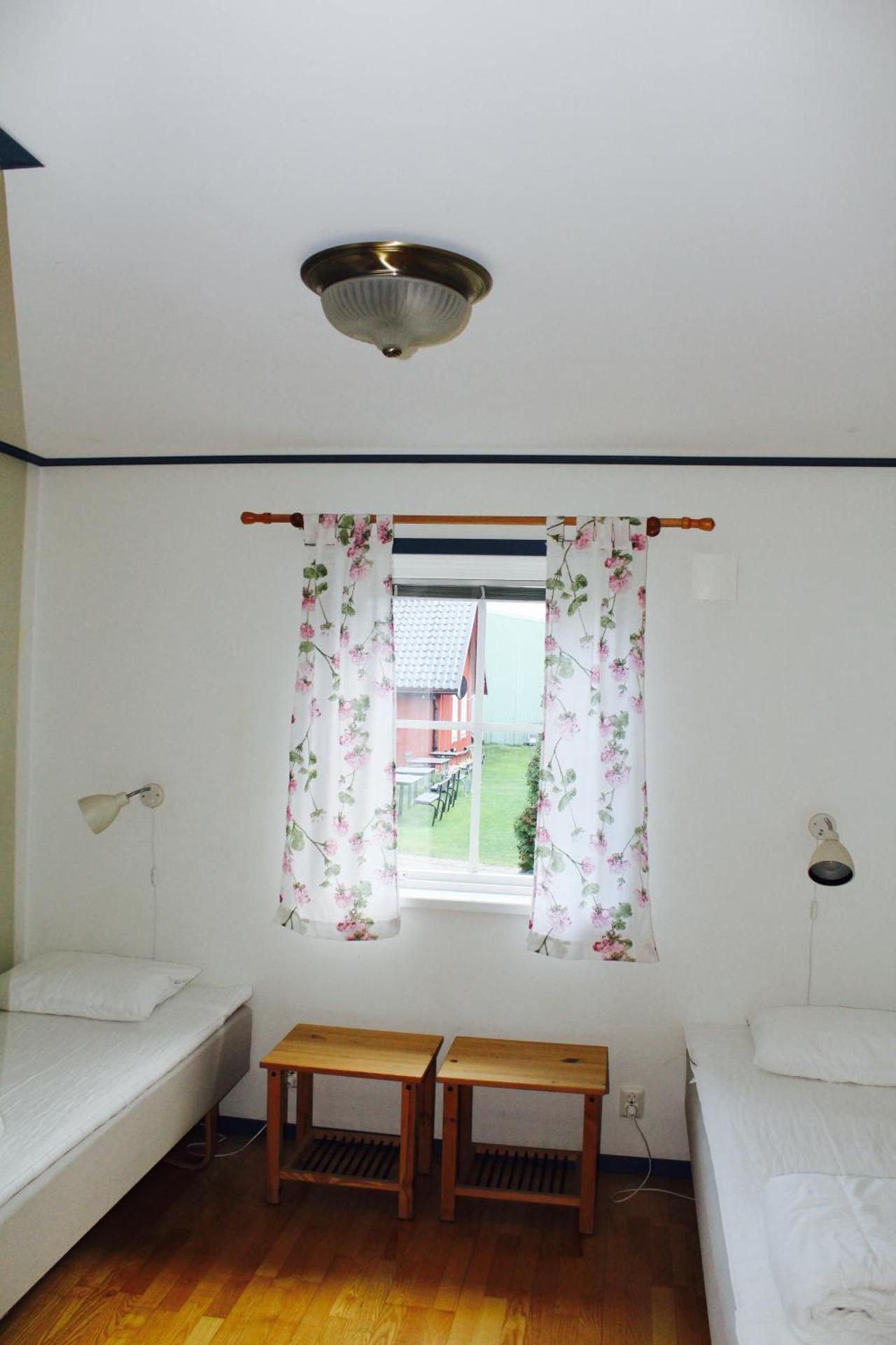 Comfort Twin Room (Private Toilet - Shared Shower)