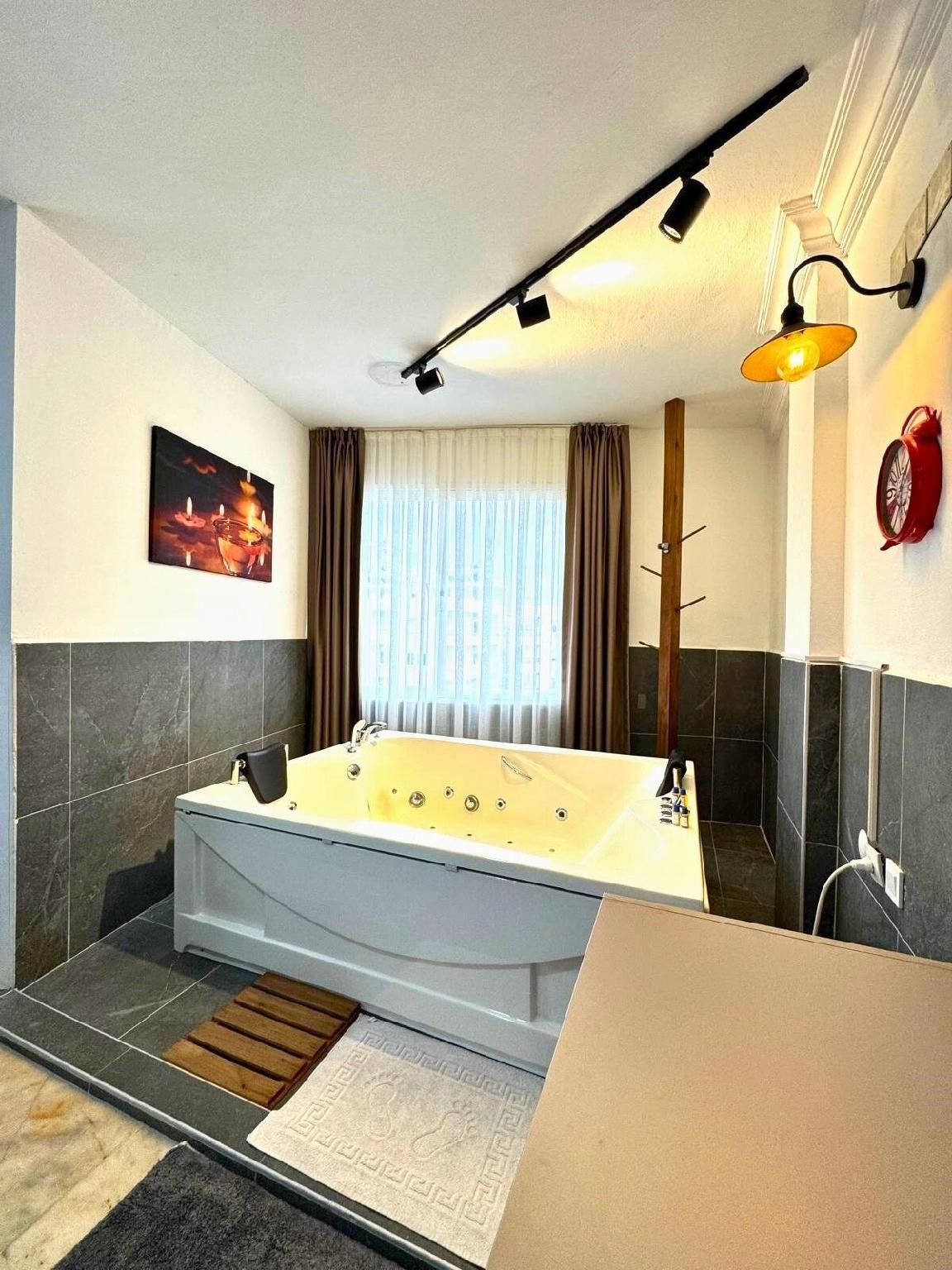 Royal Suite Room with Jacuzzi and Ganga View