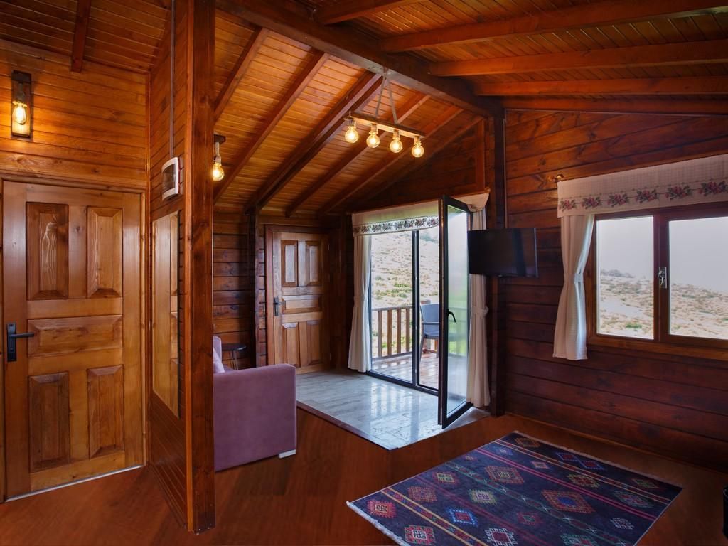 Flora Handuzu Resort and Bungalov Luxury Bungalow 3