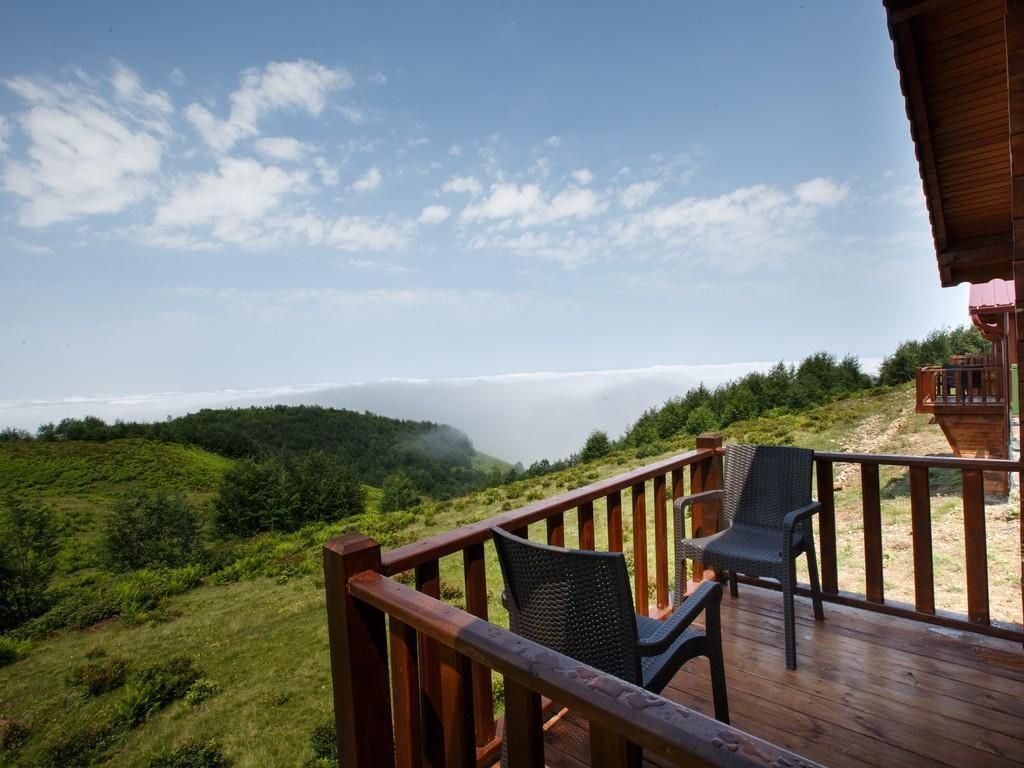 Flora Handuzu Resort and Bungalov Luxury Bungalow