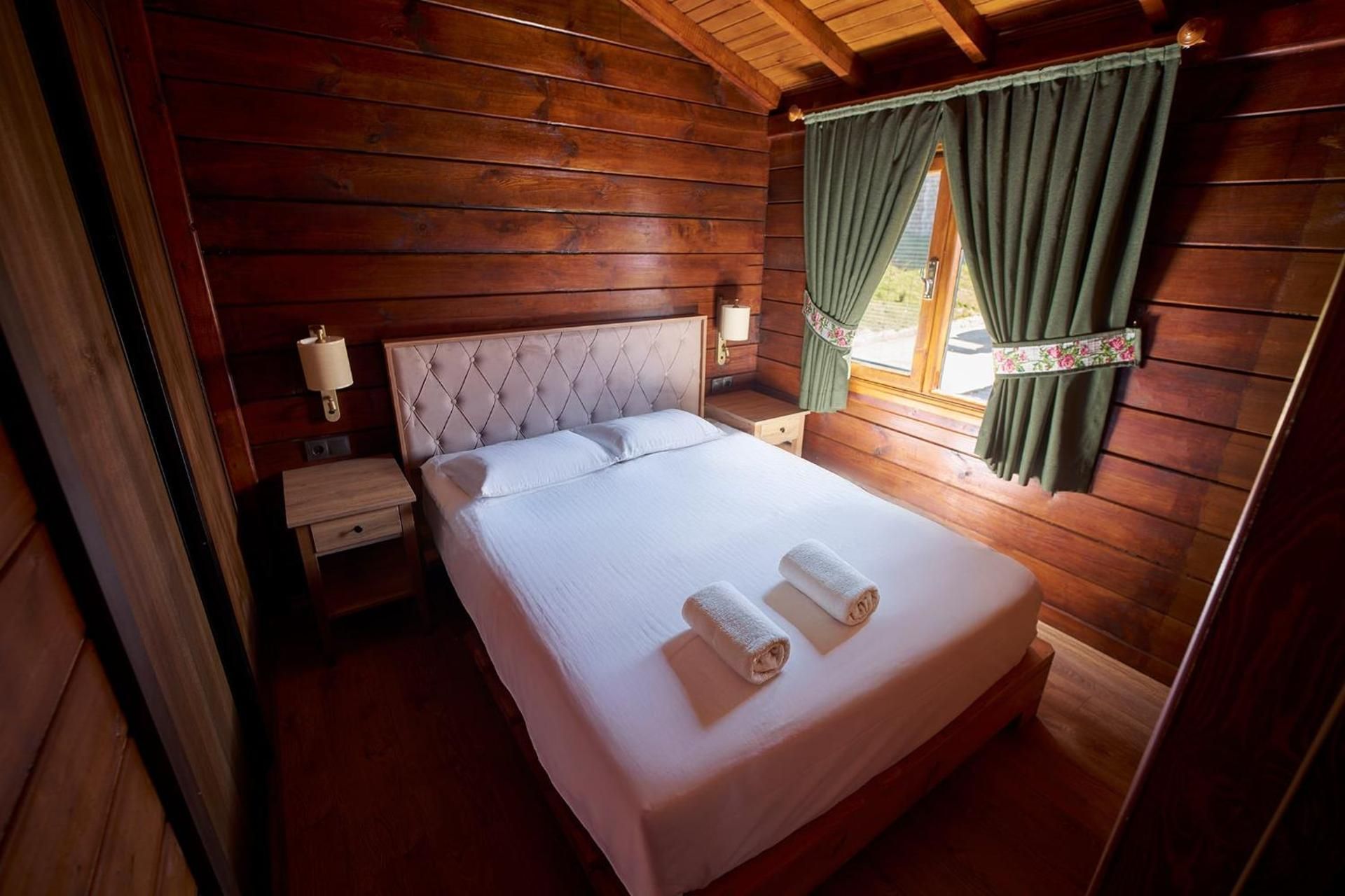 Flora Handuzu Resort and Bungalov Deluxe Bungalow