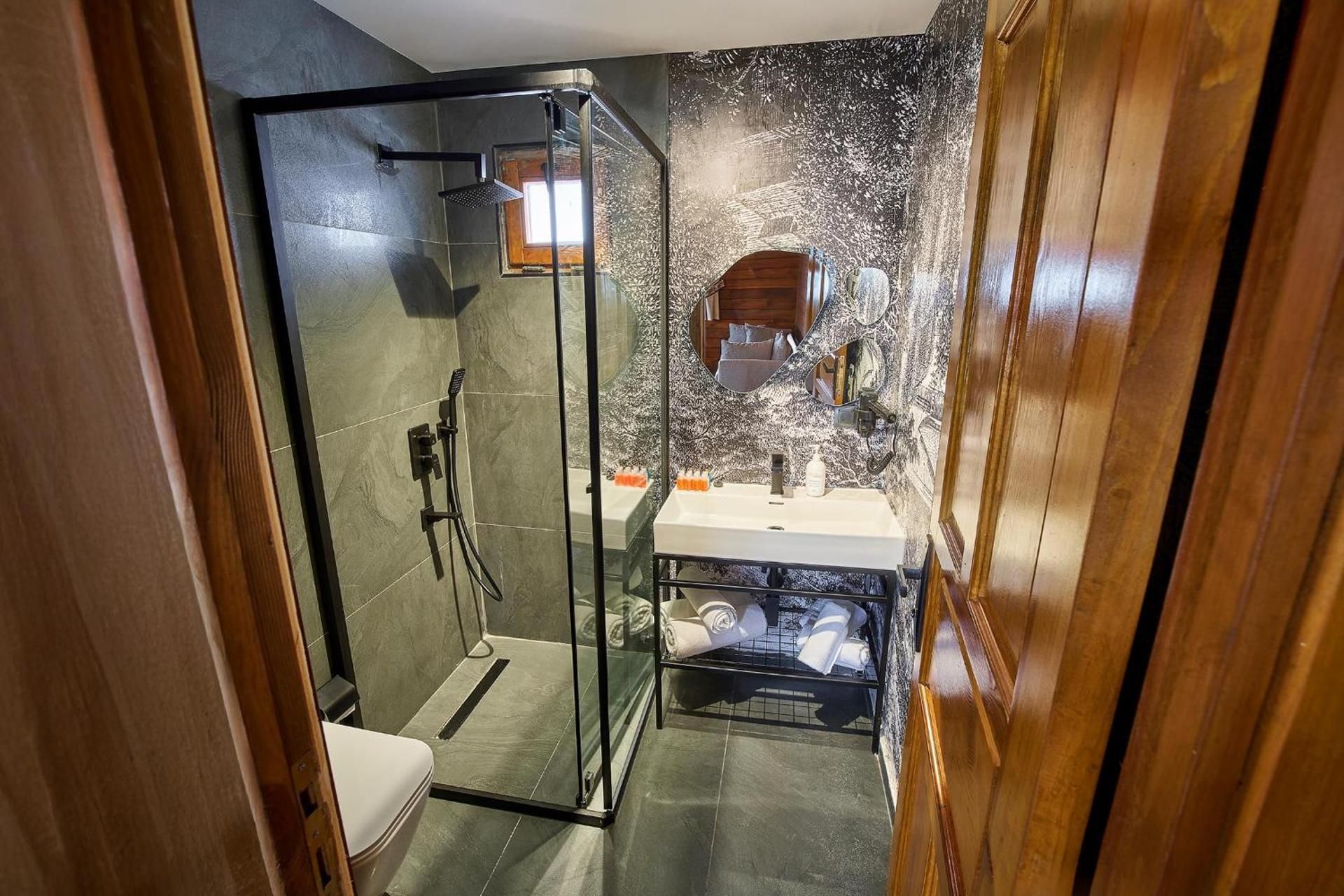 Flora Handuzu Resort and Bungalov Family Bungalow 3