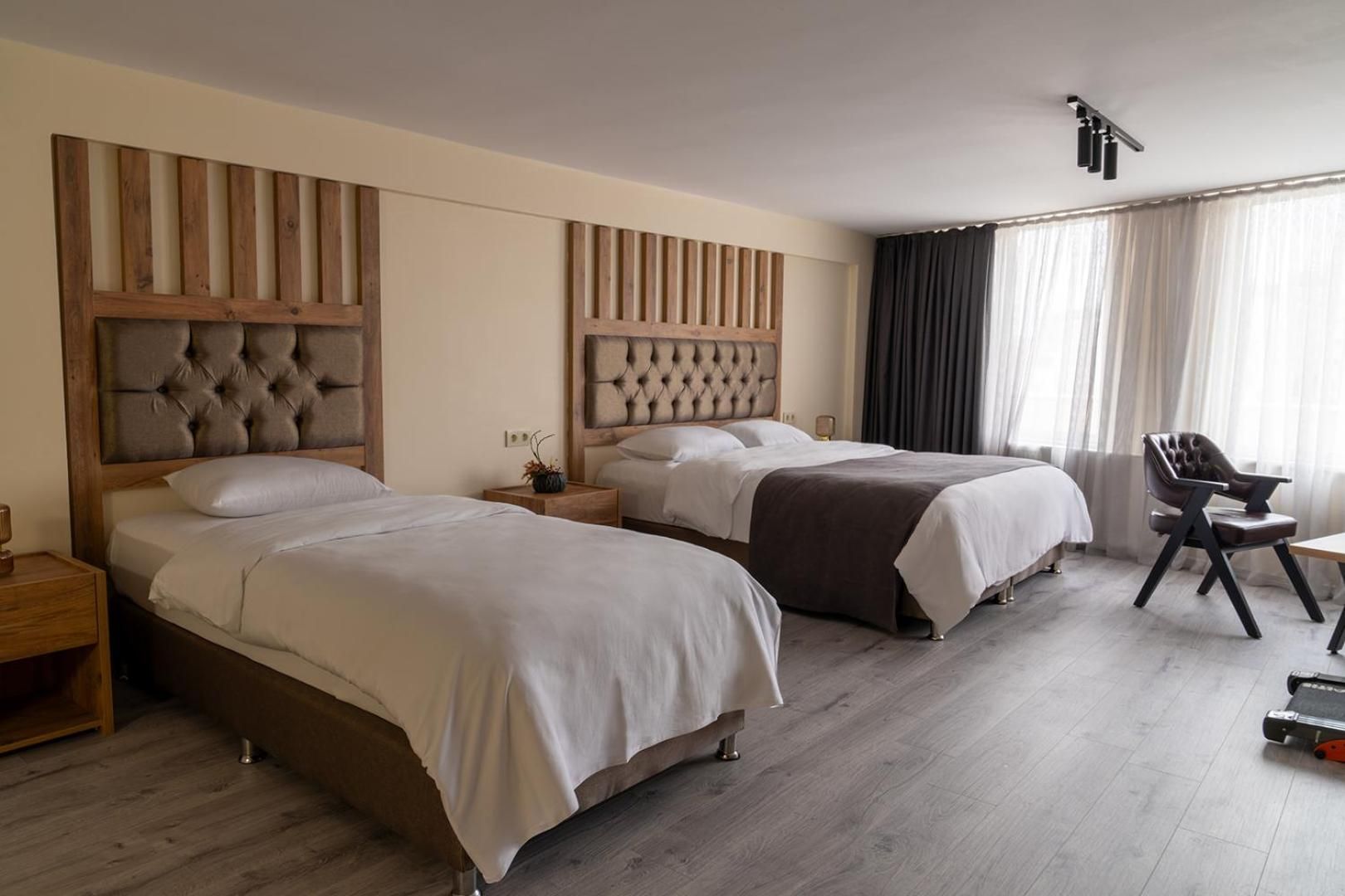 Deluxe King Suite