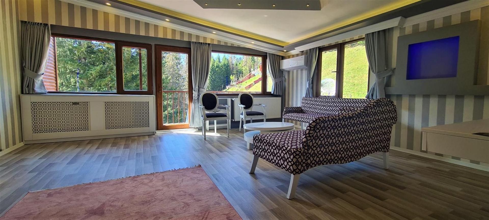 Queen Room with Balcony
