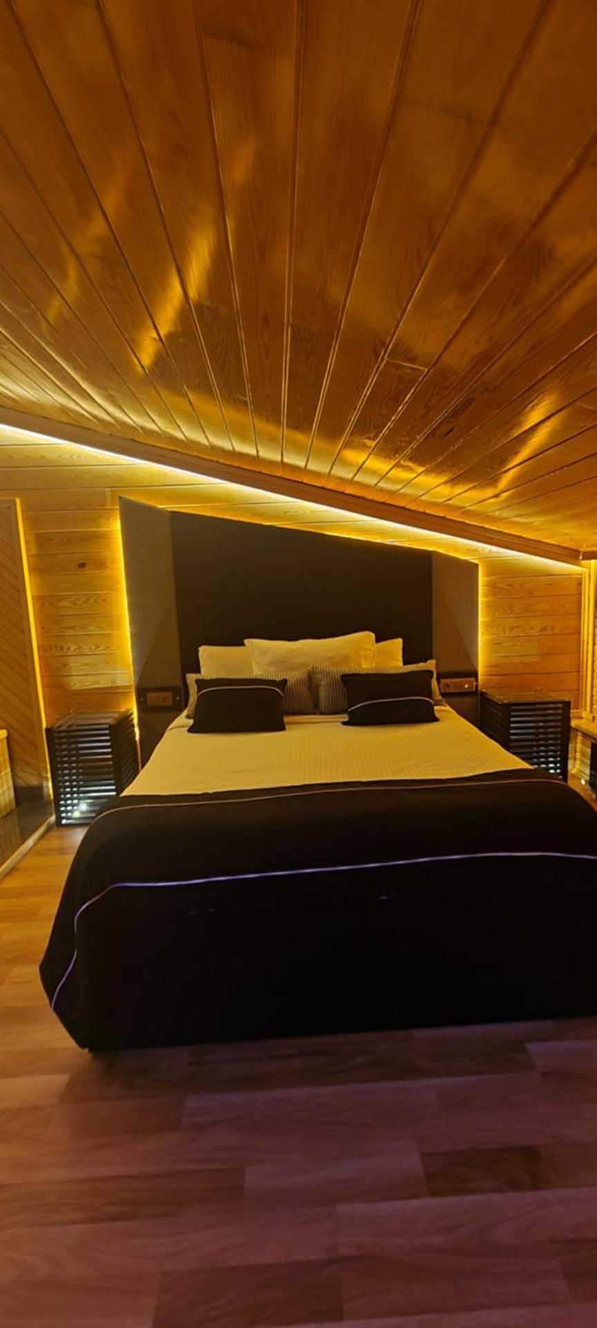 Superior King Suite