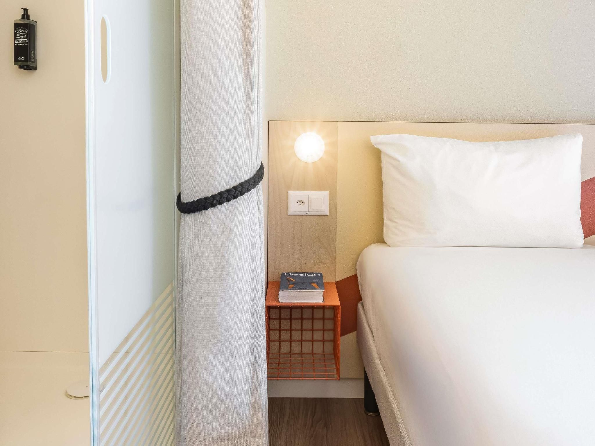 Double Room with Large Bed for 2 People