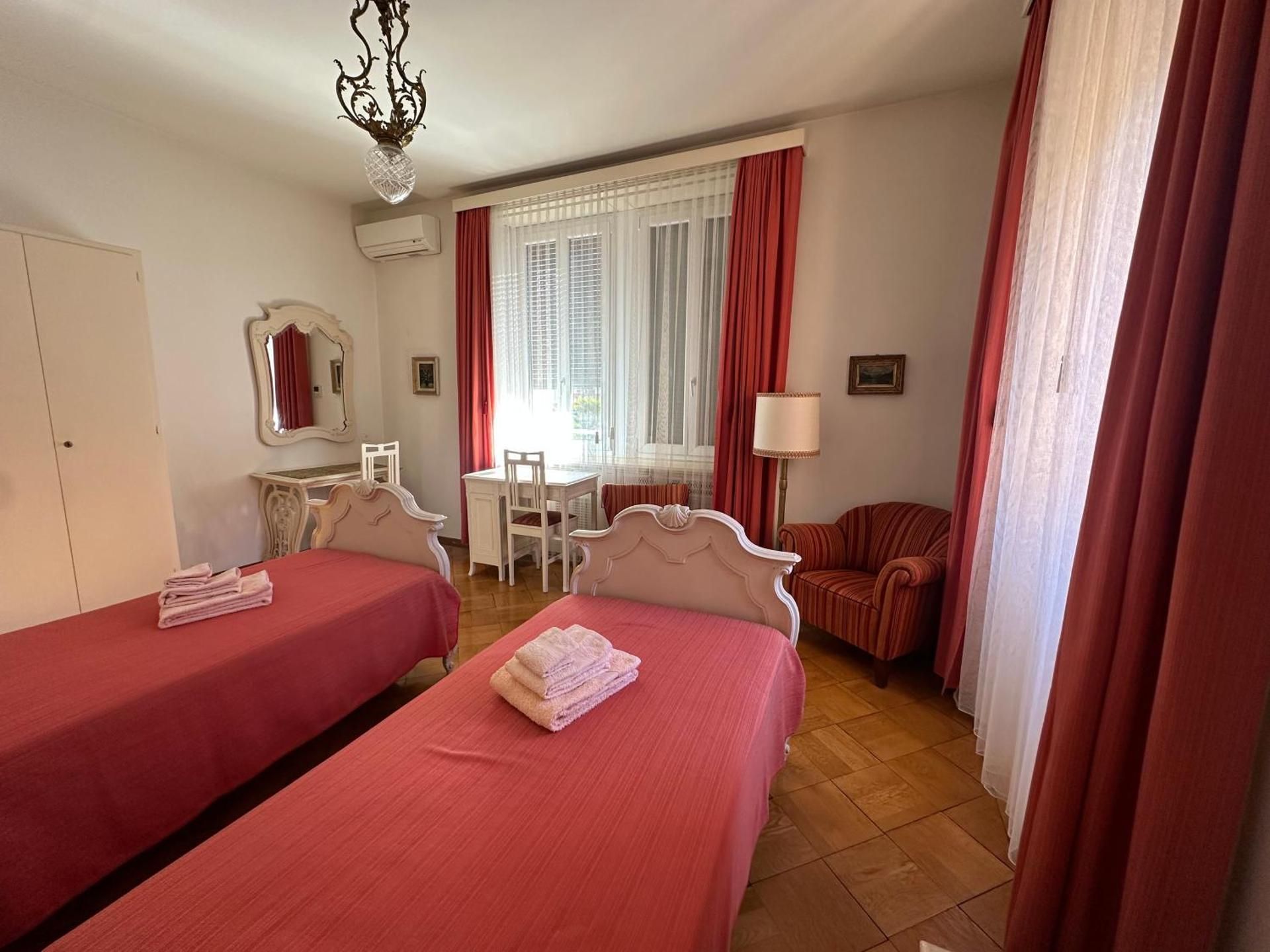 Deluxe Double or Twin Room with Garden View