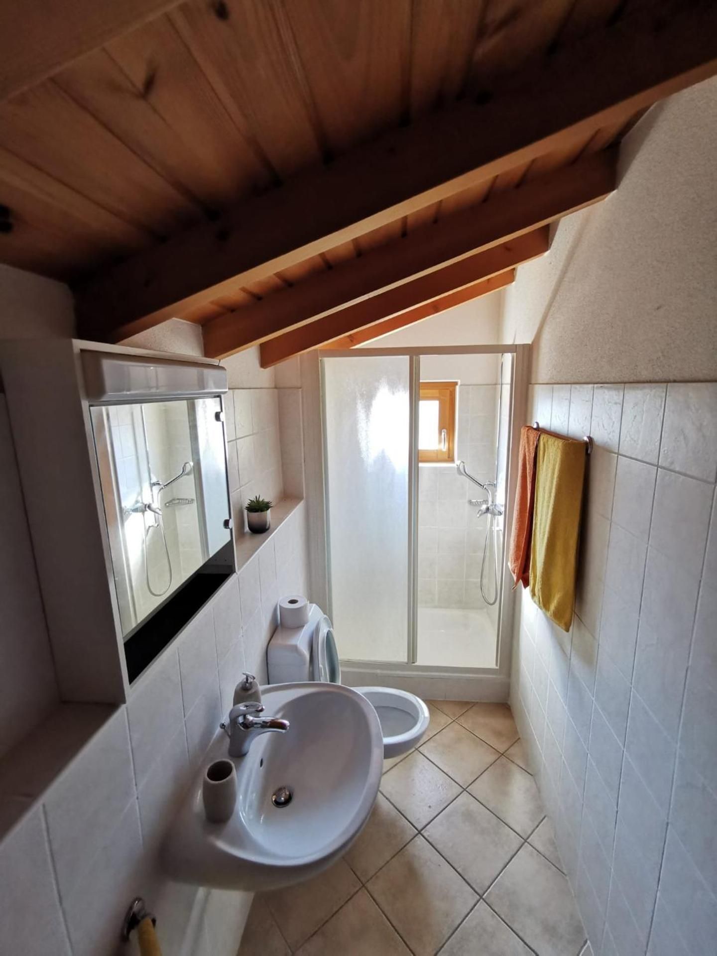 Twin Room with Private Bathroom