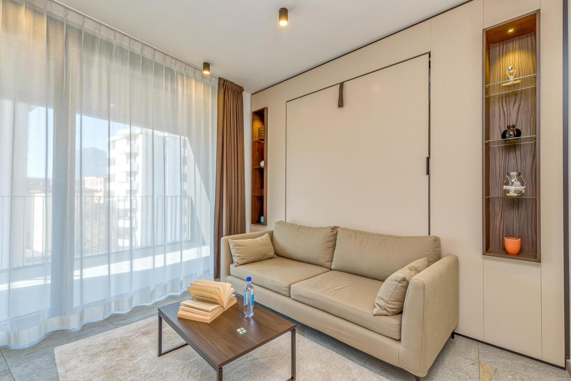 Studio with Balcony 8