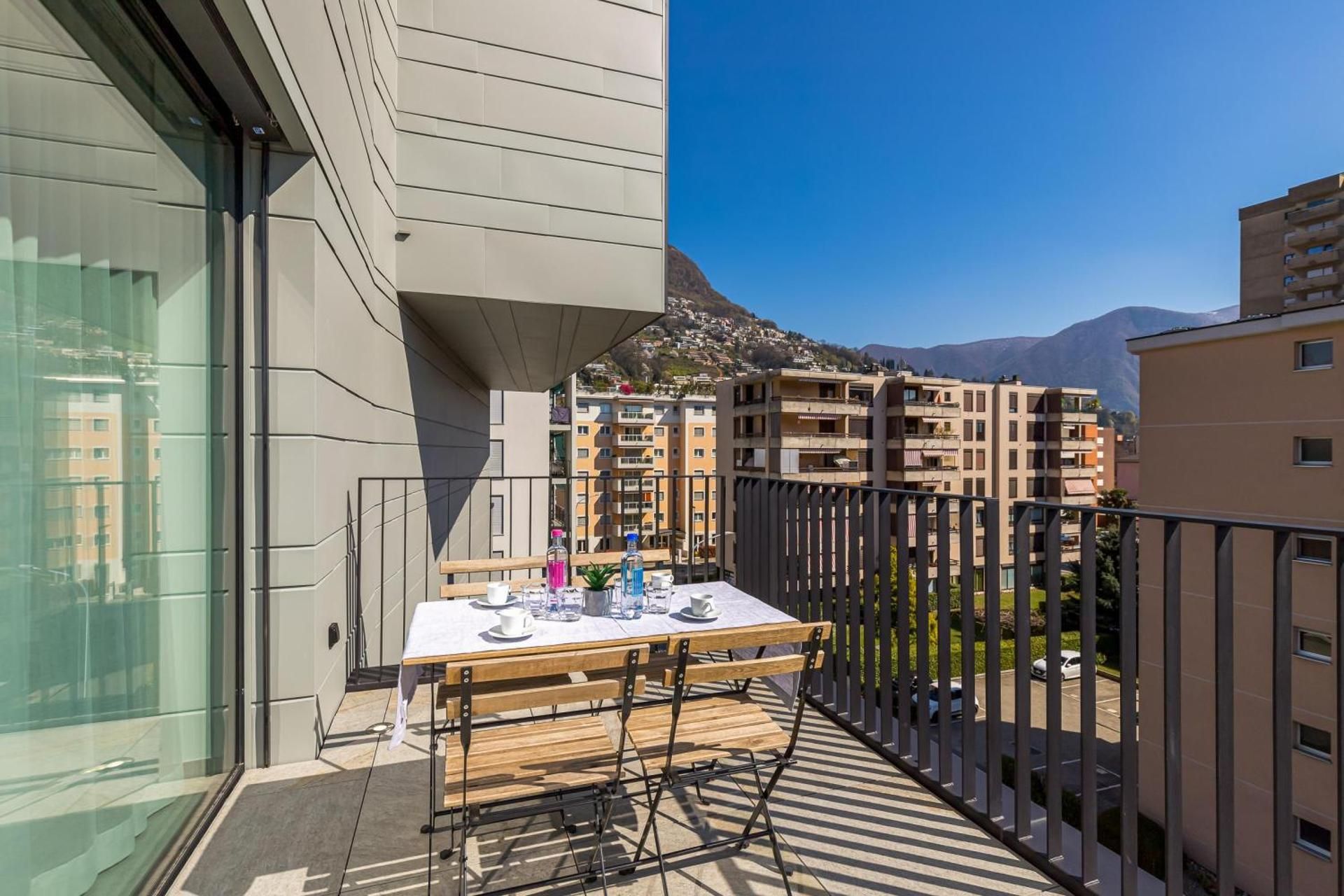 Superior One Bedroom Apartment with Balcony 2