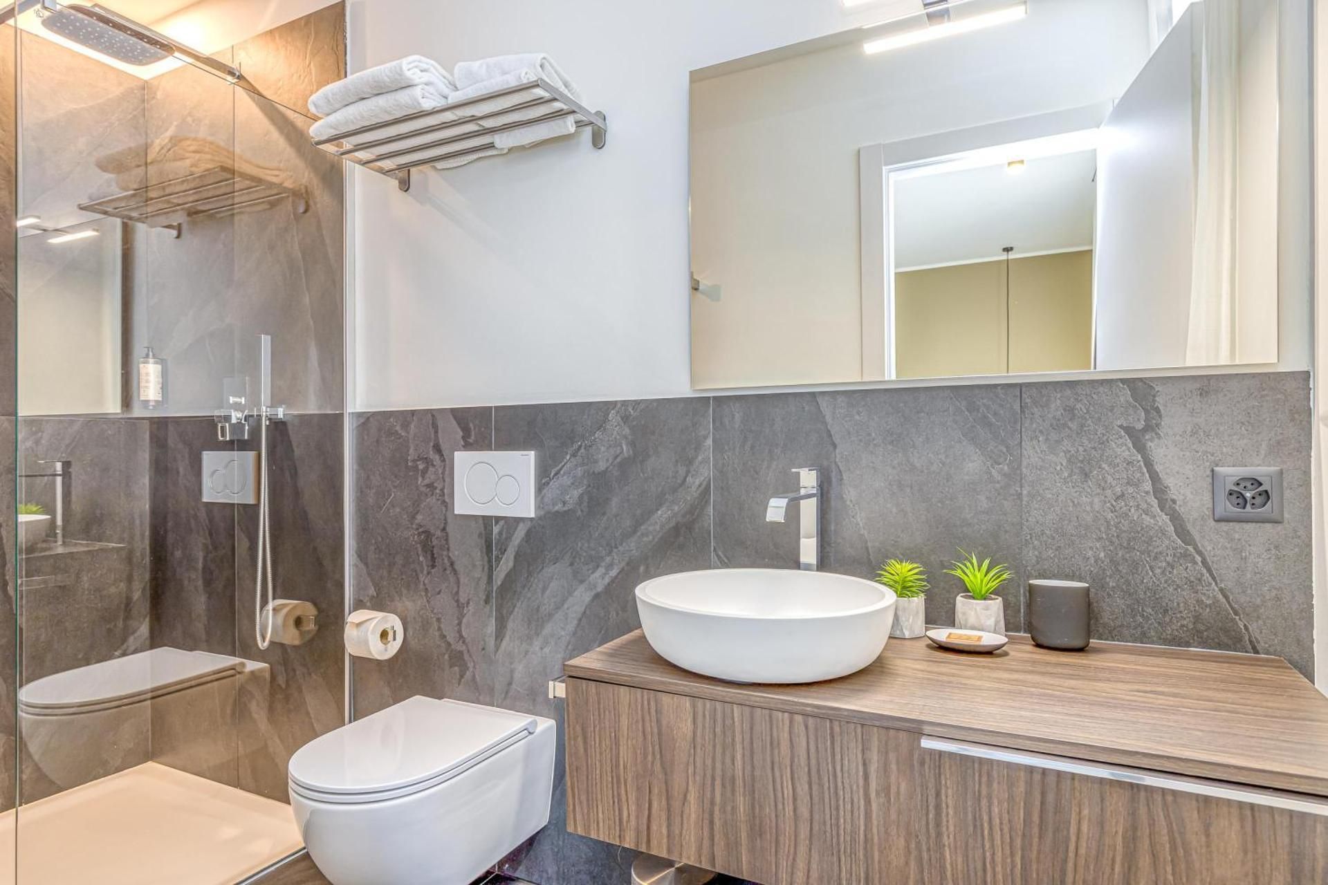 Superior One Bedroom Apartment with Balcony 4
