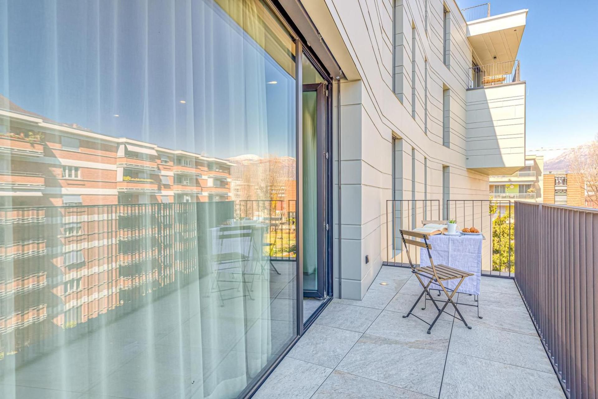 Superior One Bedroom Apartment with Balcony 4