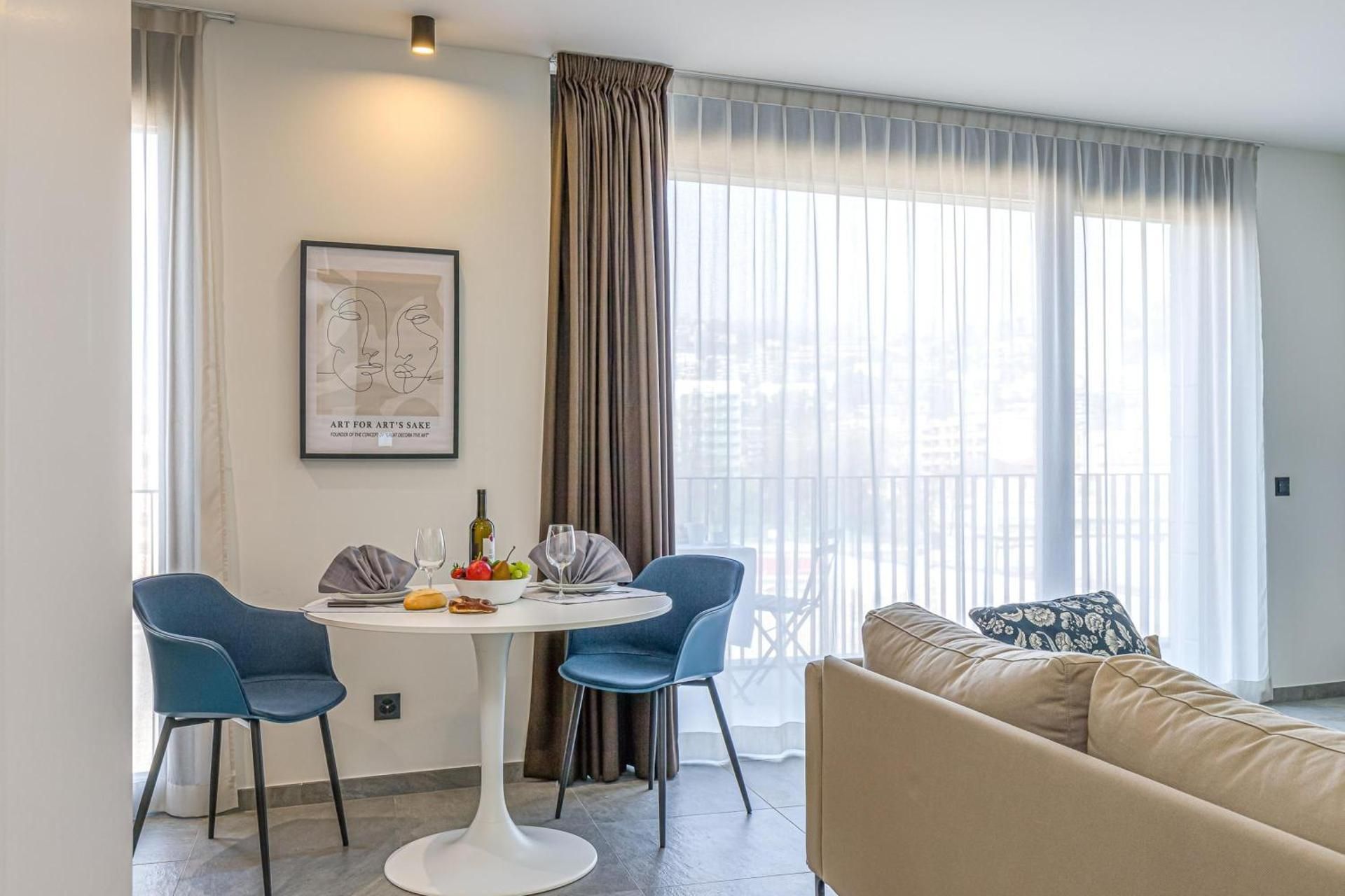 One Bedroom Apartment with Balcony 3