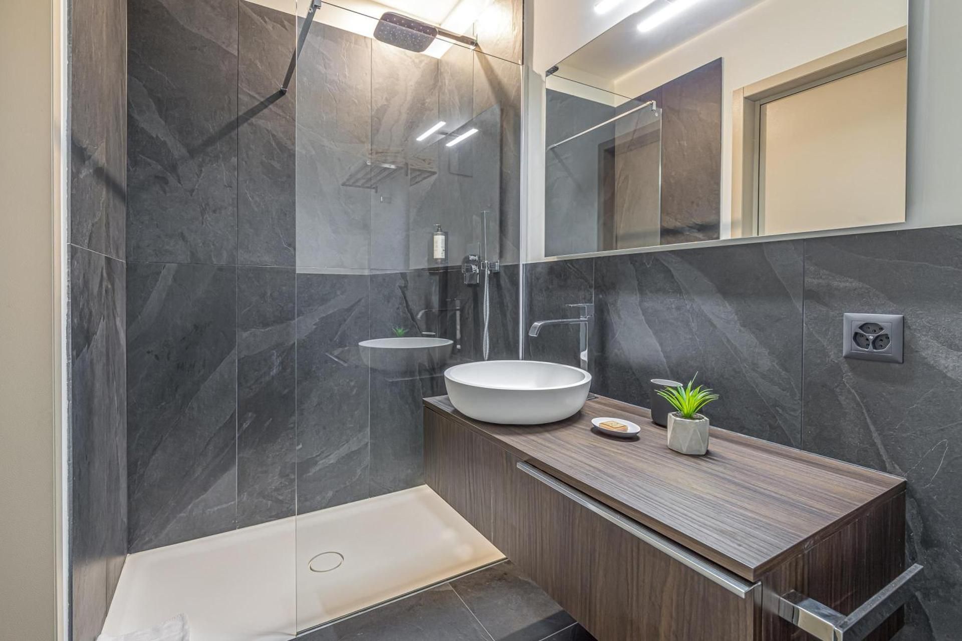 One Bedroom Apartment with Balcony 1
