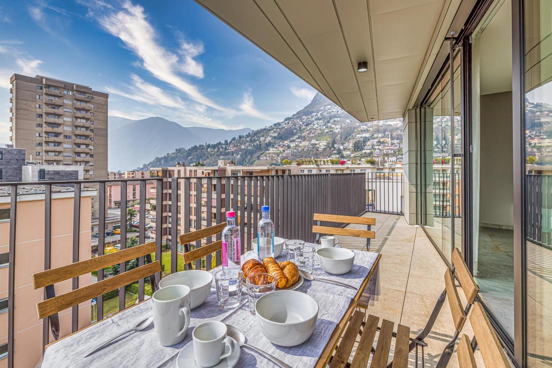 Superior One Bedroom Apartment with Balcony 1