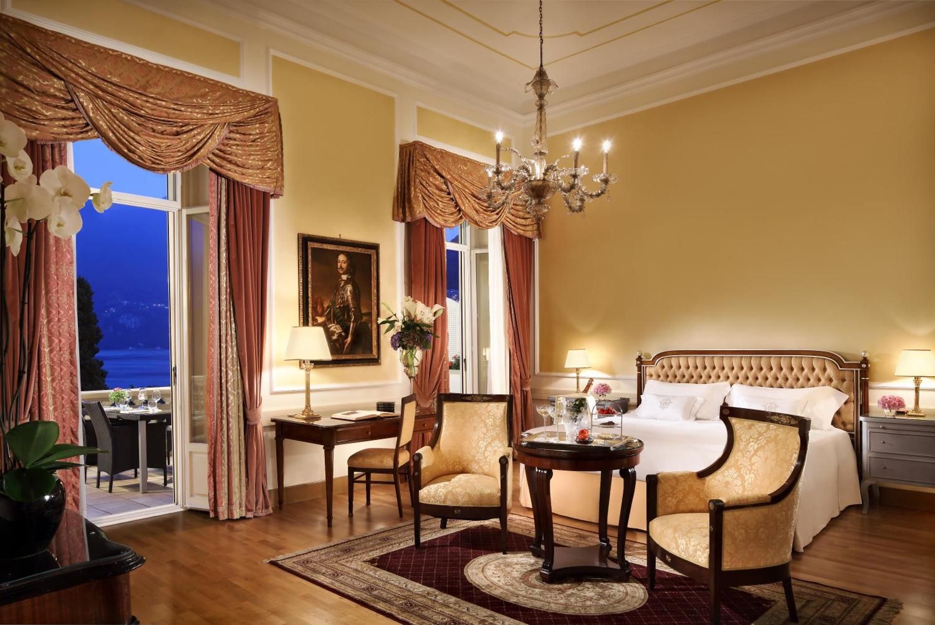Deluxe Palace Double with Lake View