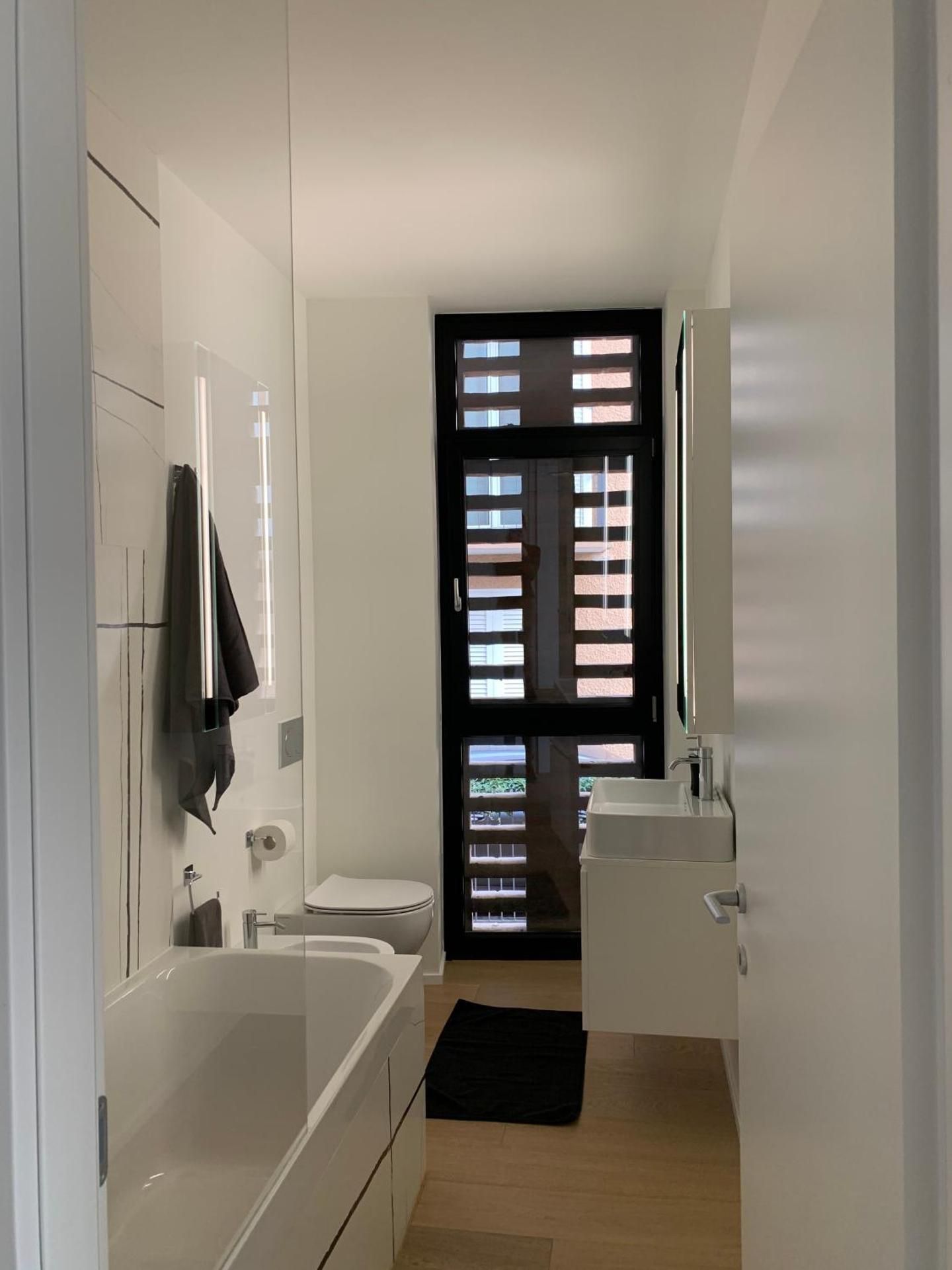 Deluxe One-Bedroom Apartment