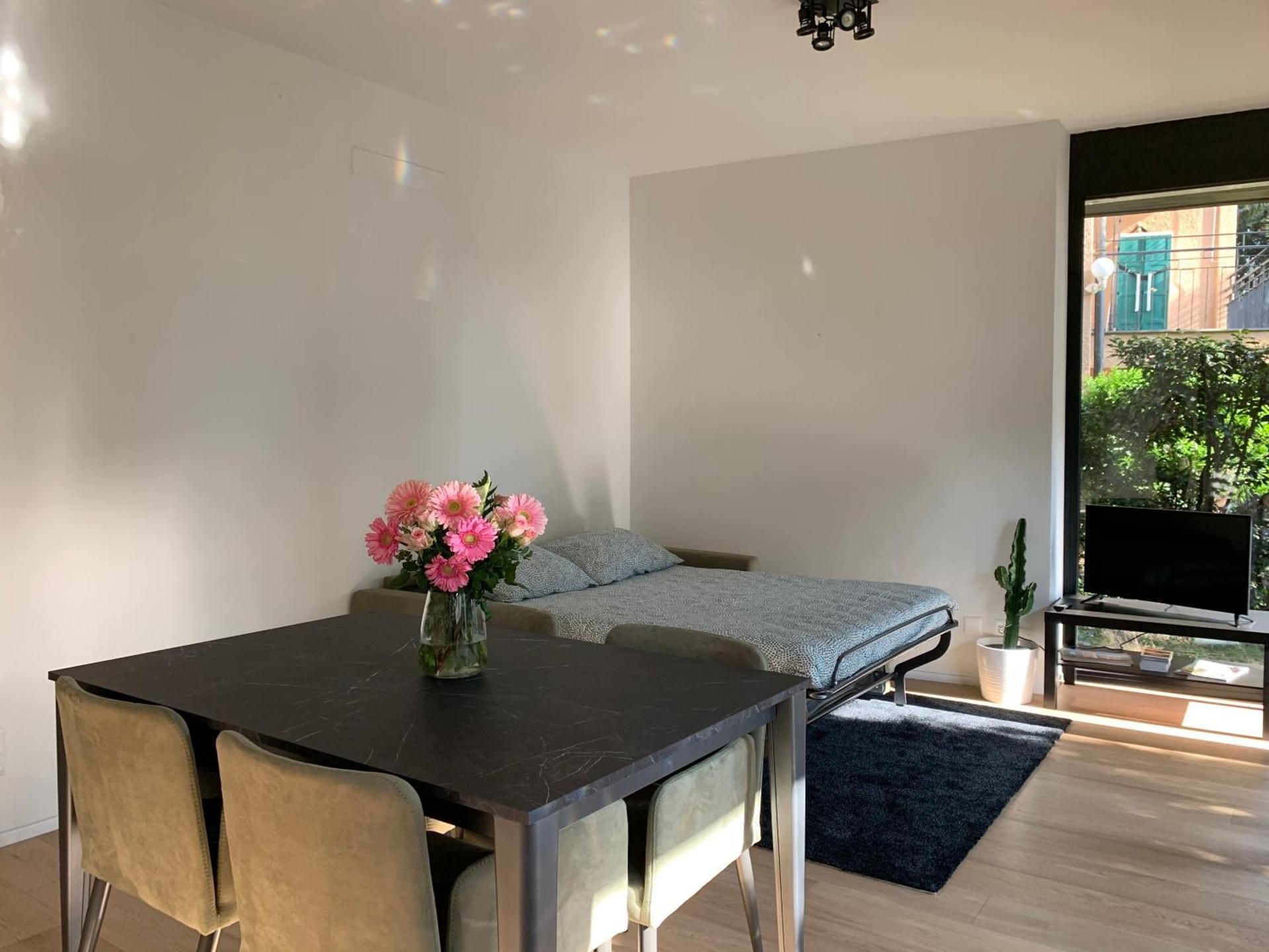 Deluxe One-Bedroom Apartment with Garden View