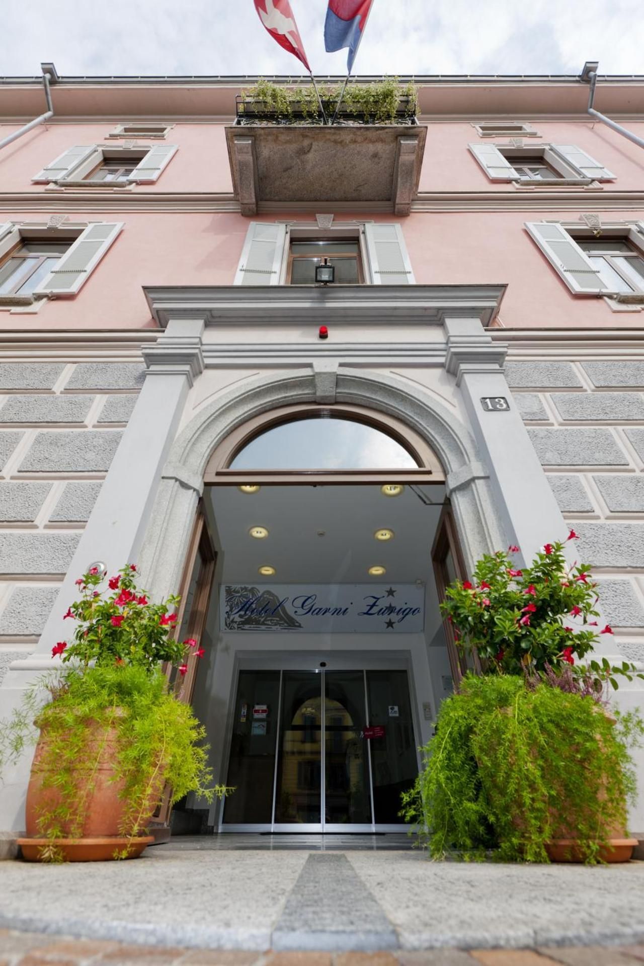 Hotel Zurigo Downtown Lugano - Hotel Price, Reviews, Photos | Adanione.com, image size:1280x1920