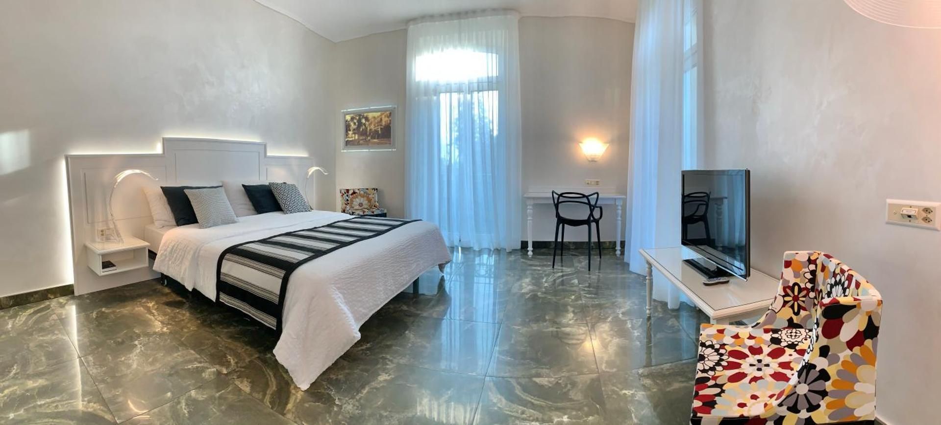 Superior Top Twin Room with Park View