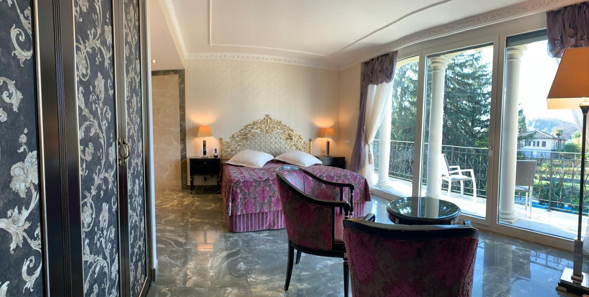 Continental Parkhotel Privilege Twin Room with Park View 3