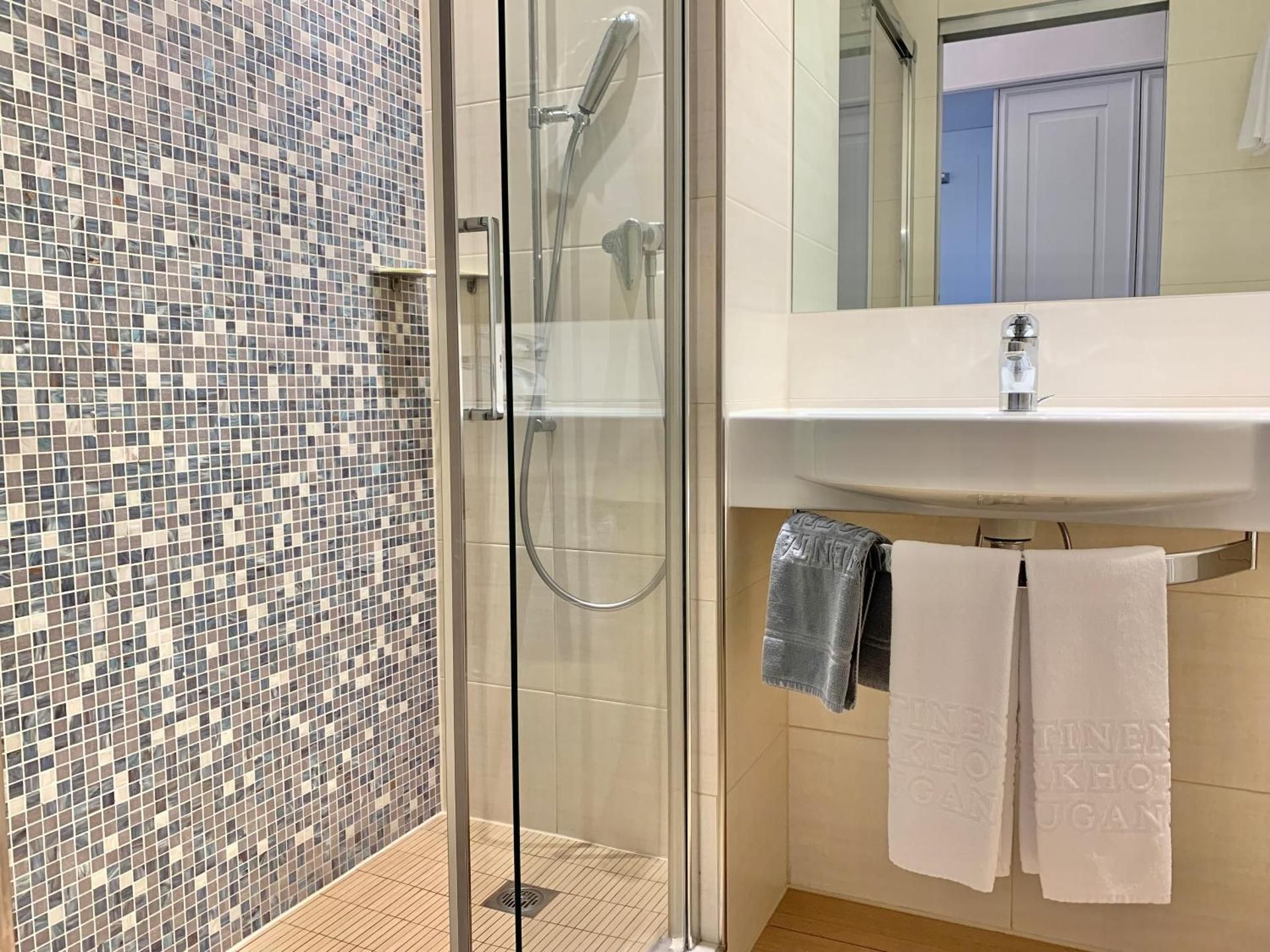 Leisure Twin Room Park Side