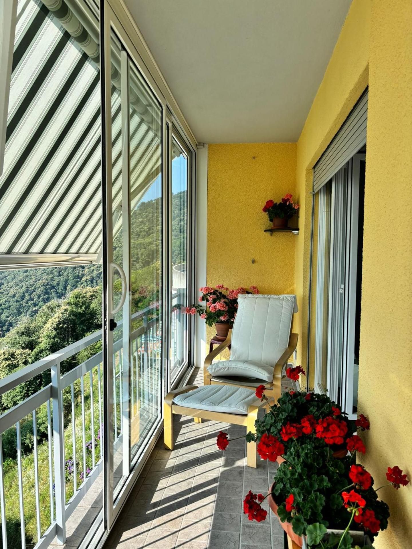 Two-Bedroom Apartment with Lake View