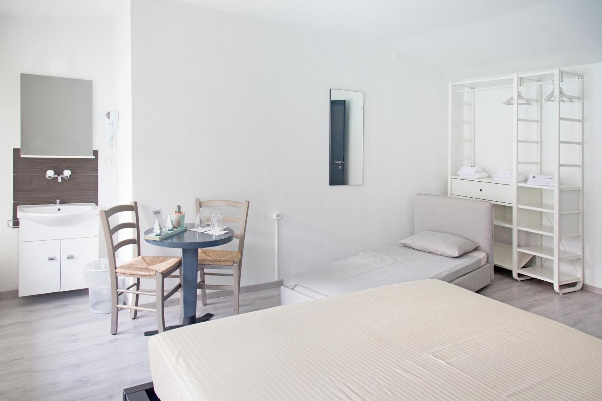 Locanda Gandriese Quadruple Room with Shared Bathroom 2