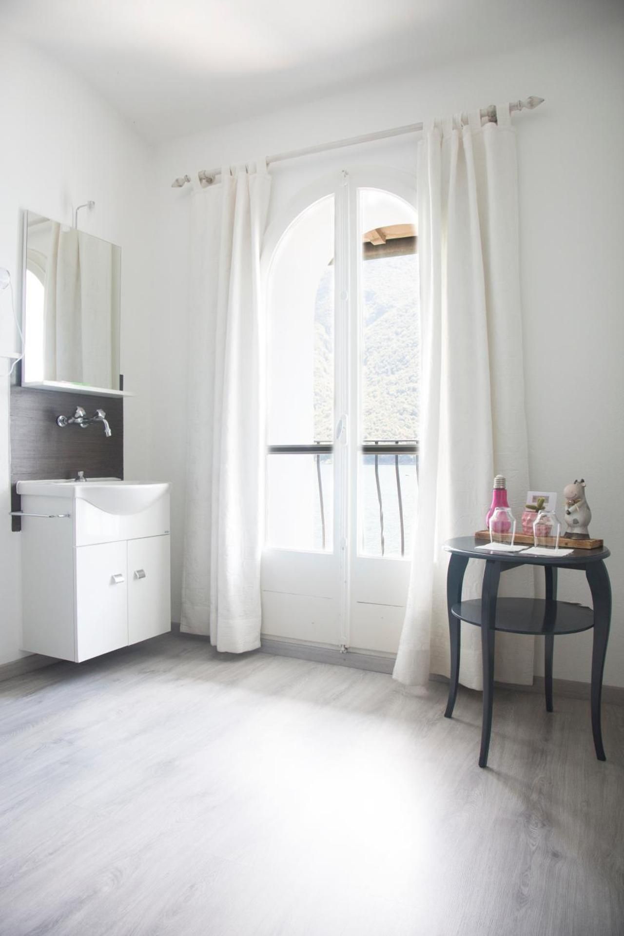 Triple Room with Shared Bathroom