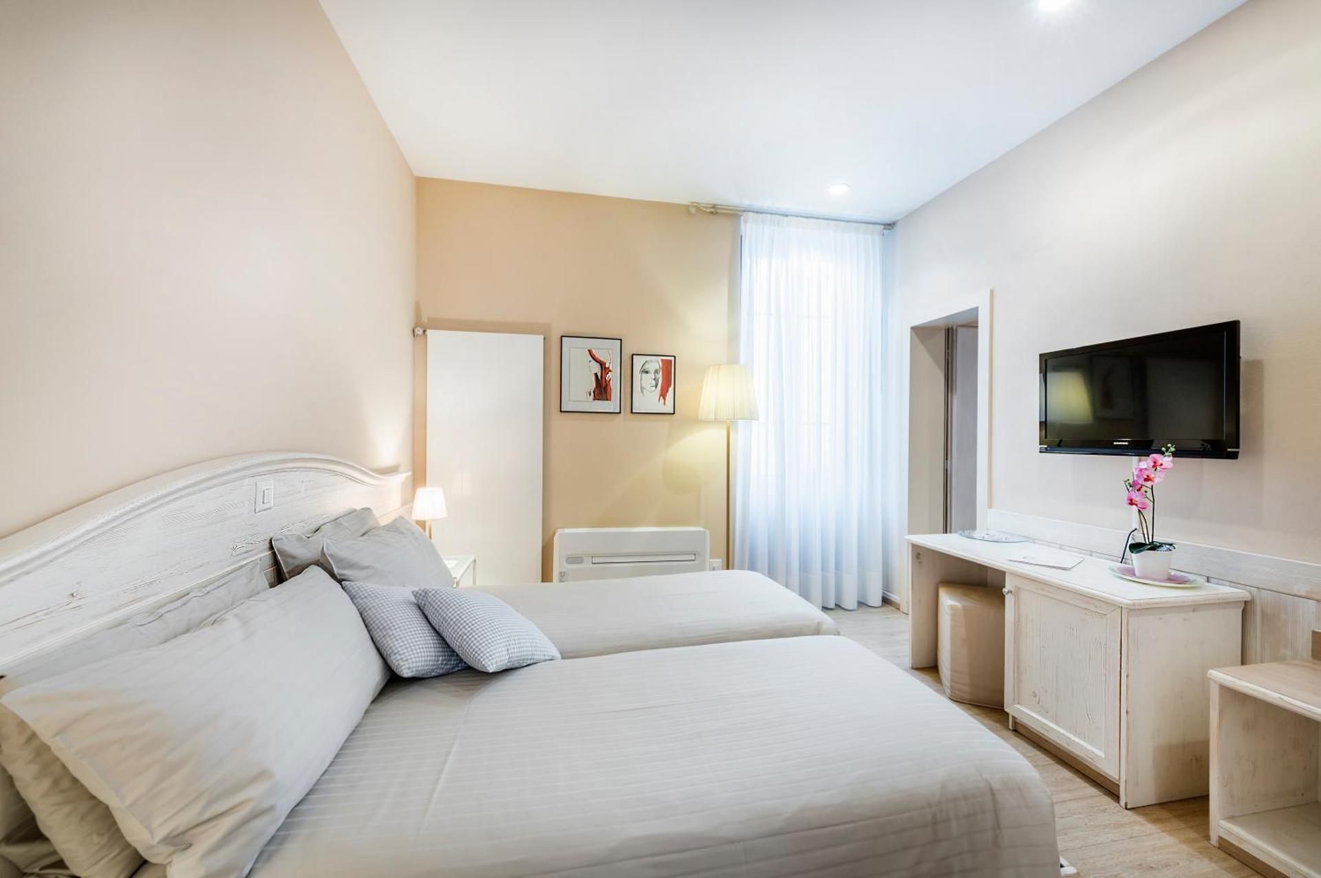 Twin Room with Lake View