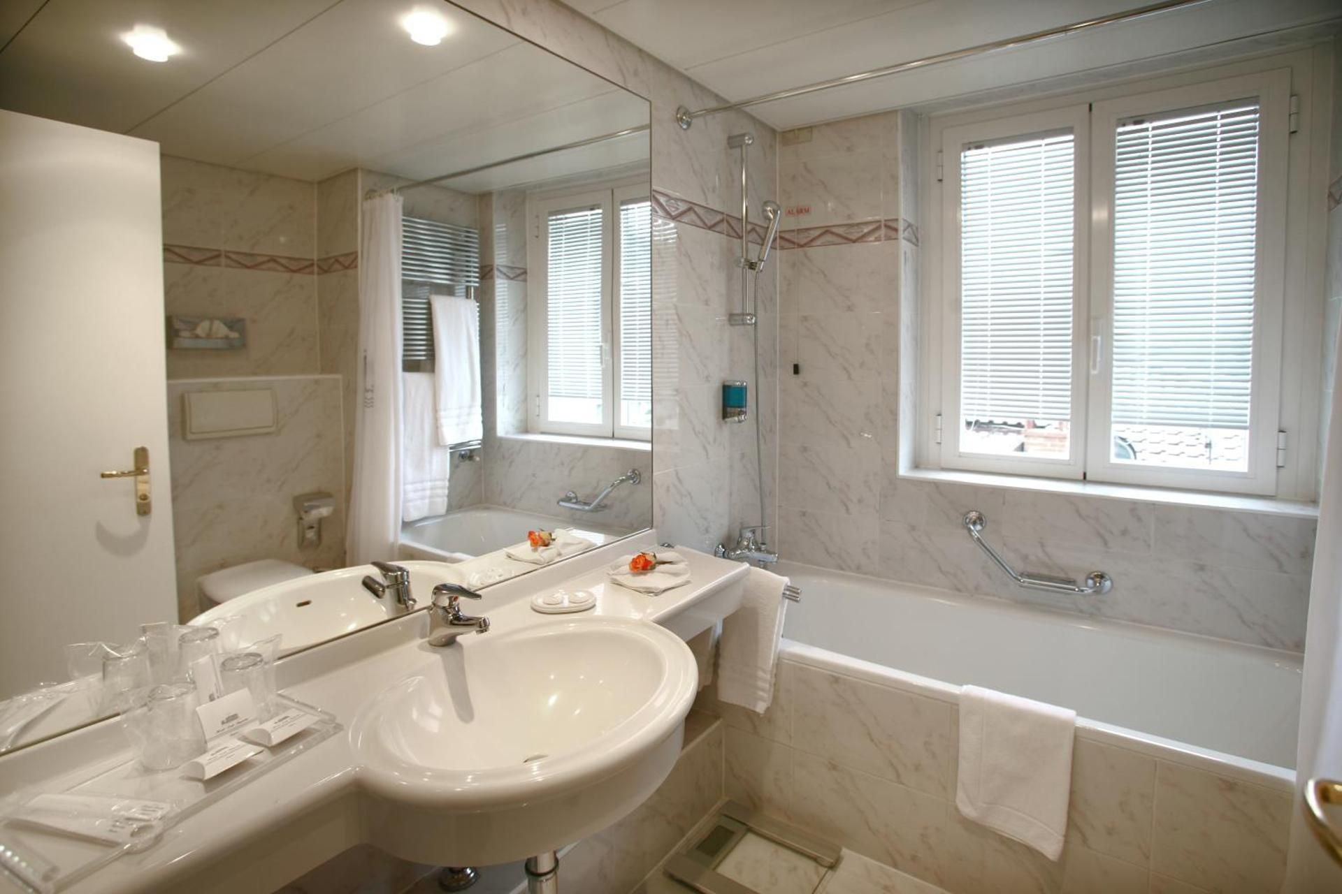 Double or Twin Room with Balcony and Lake View