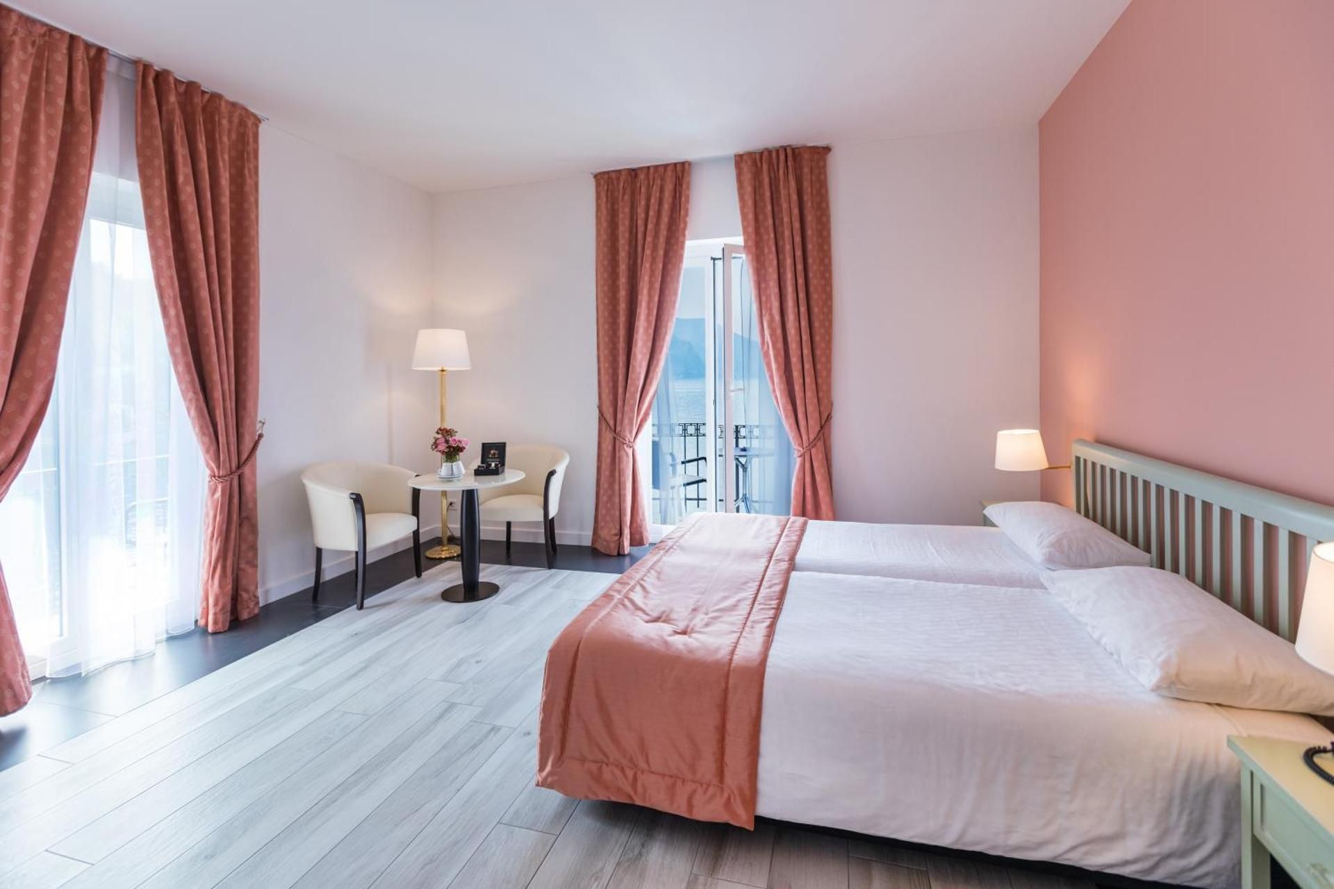 Double or Twin Room with Balcony and Lake View