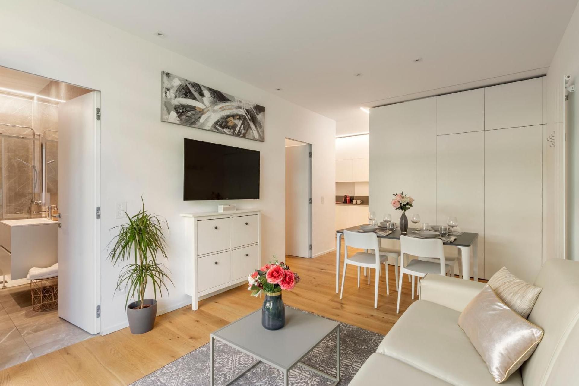 Lake Modern Suites - Free Parking Apartment with Terrace 2