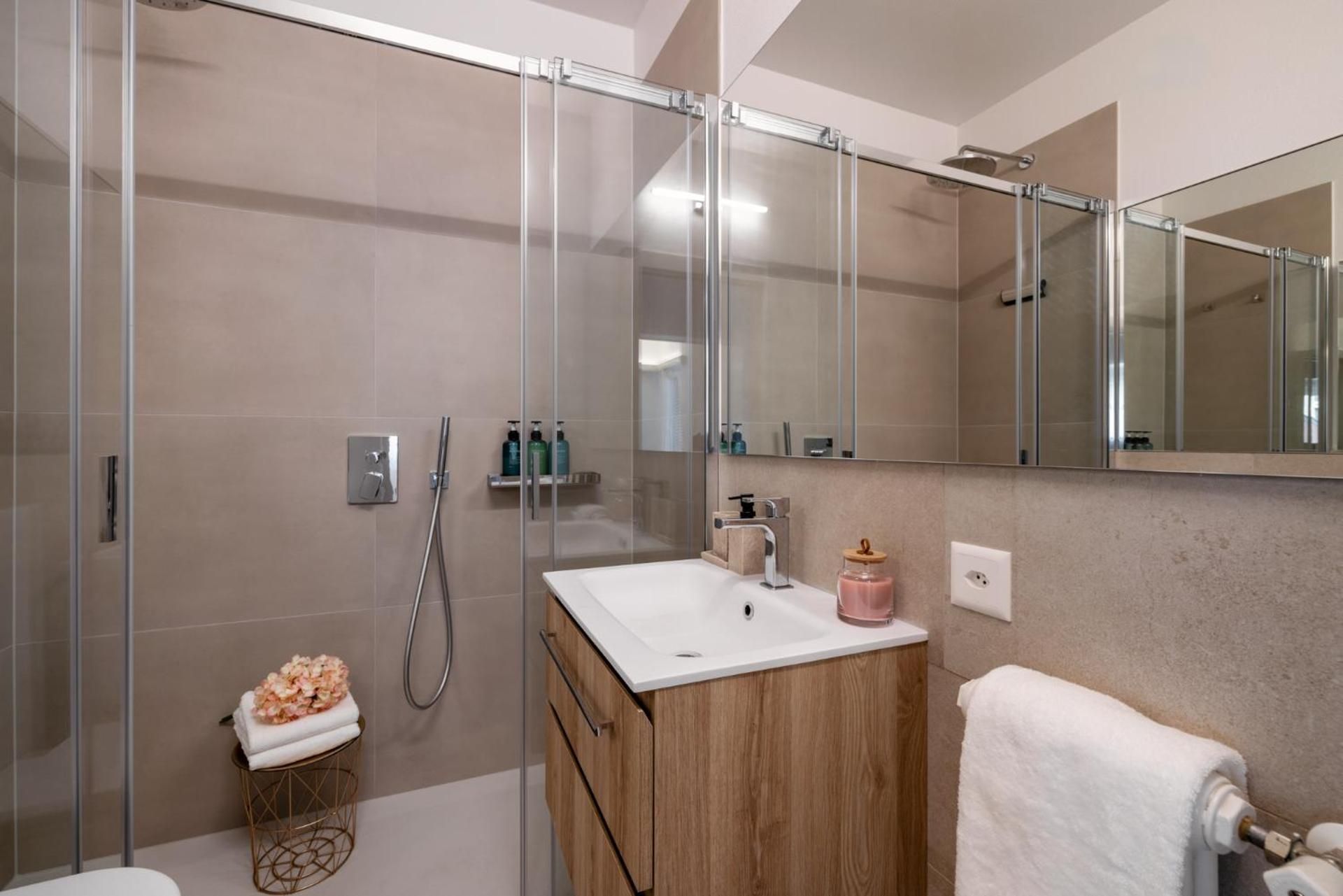 Lake Modern Suites - Free Parking Superior Apartment 2