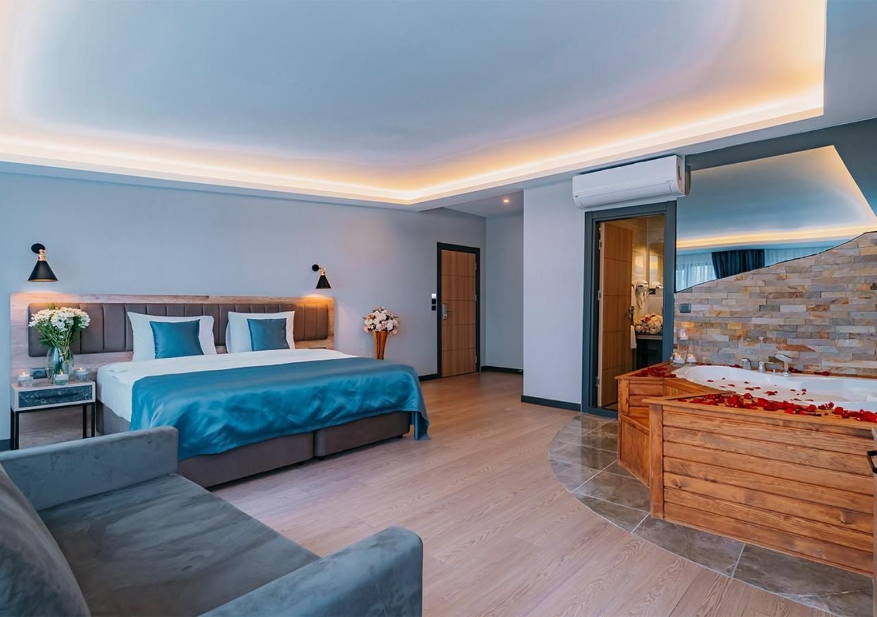 King Suite with Sea View