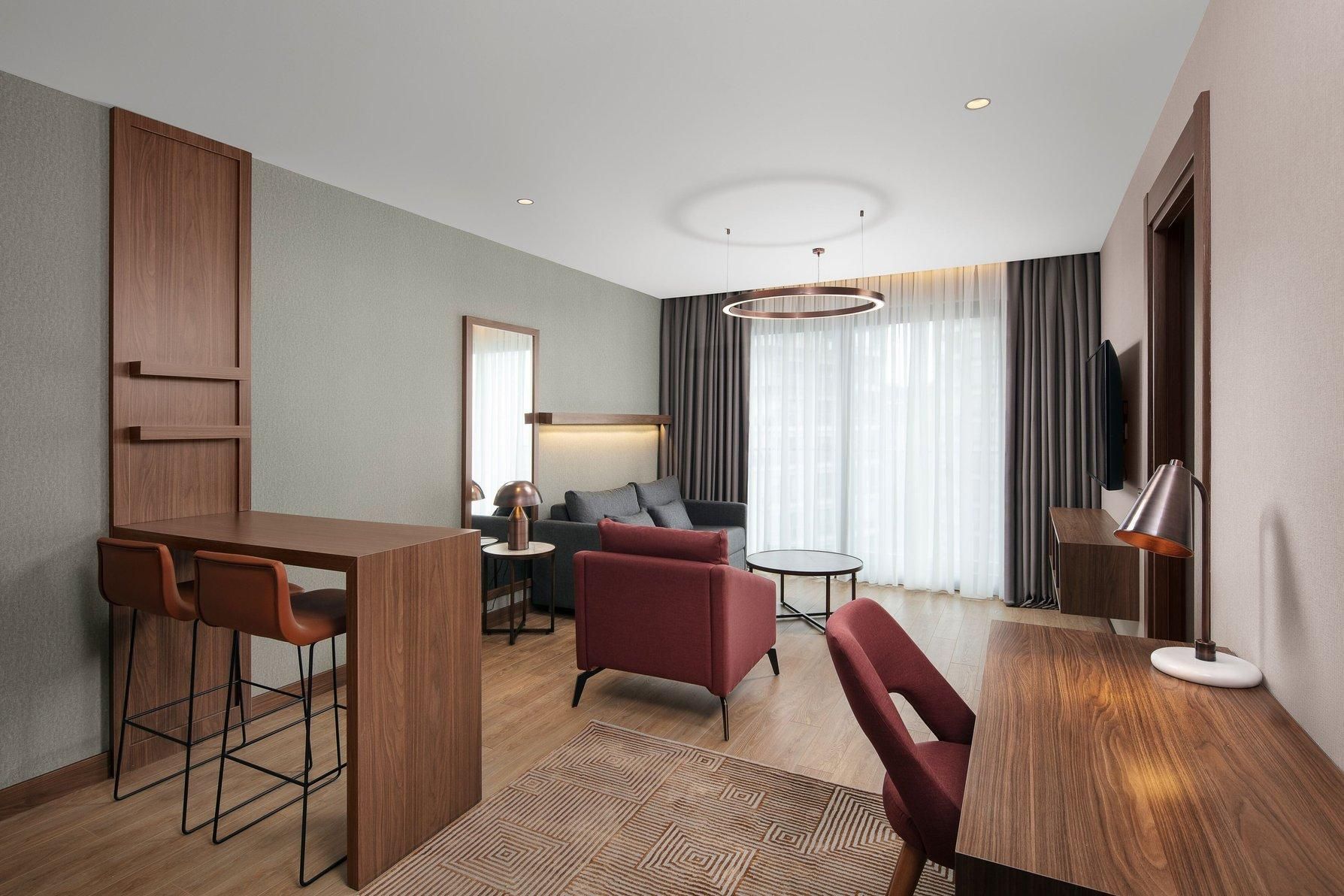 1 Bedroom Suite, 1 King, Sofa bed, Sea view