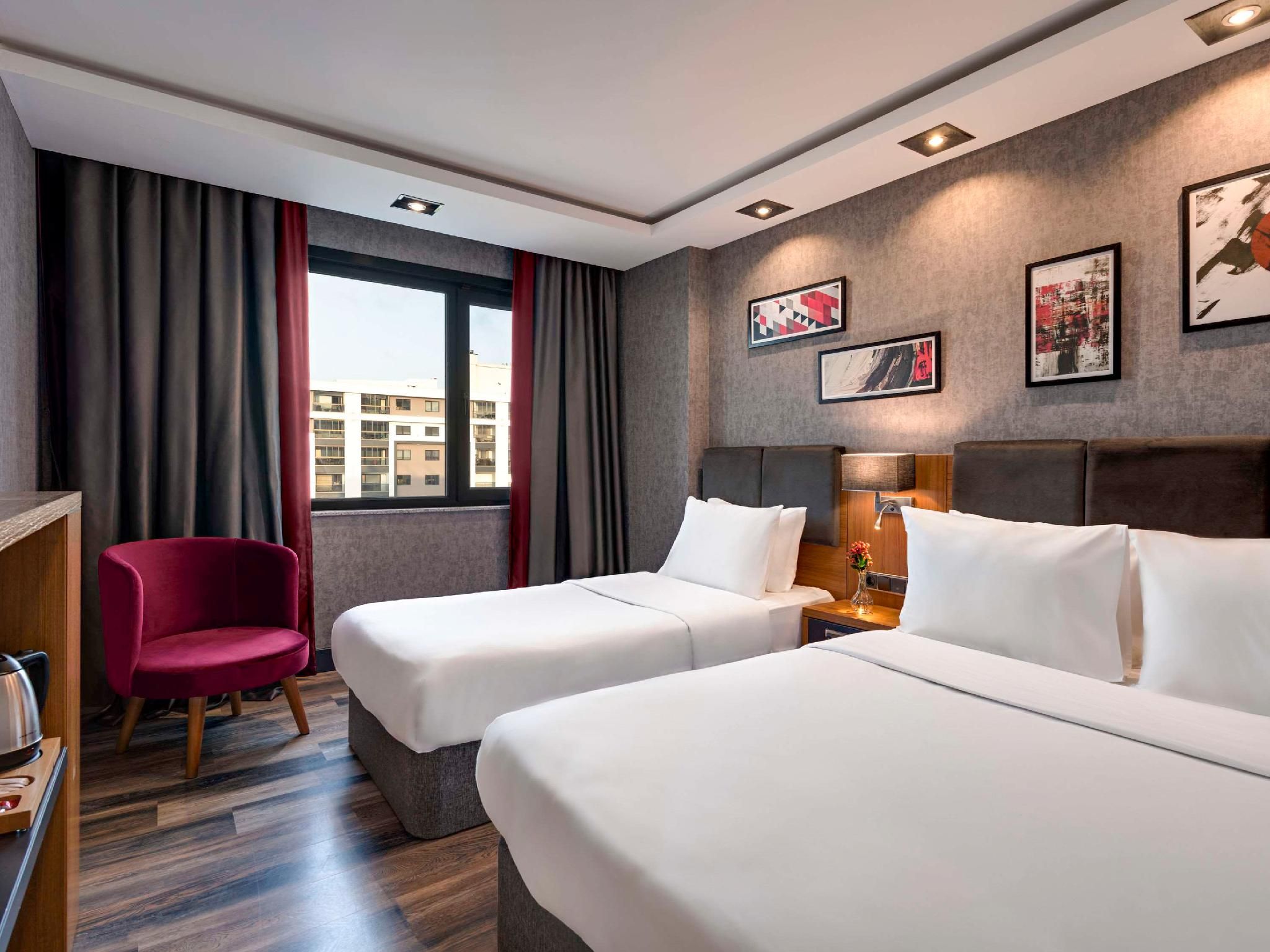 Deluxe city room with 1 double bed