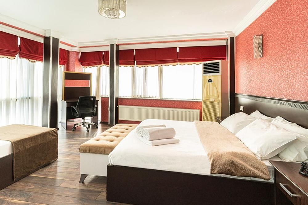 Suite with City View