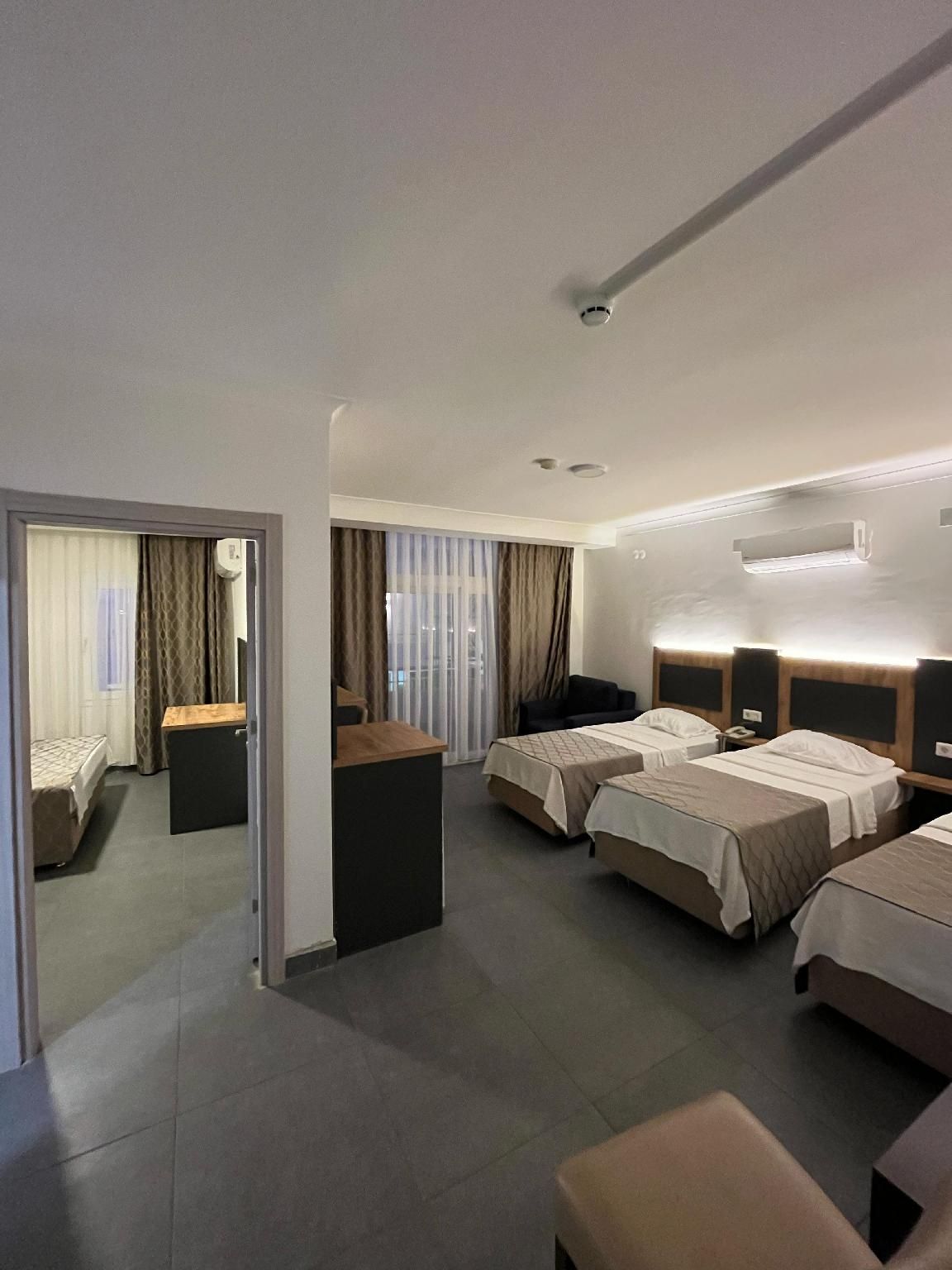 Deluxe Suite
