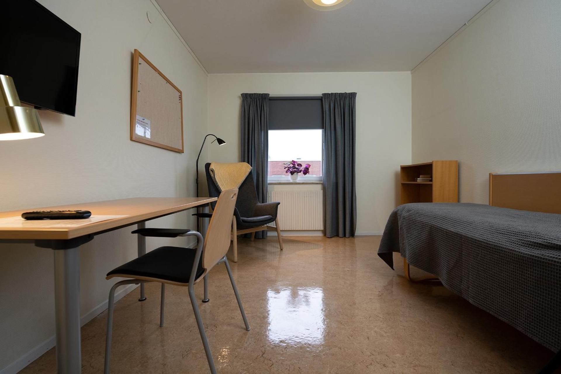 Single Room With Private Bathroom