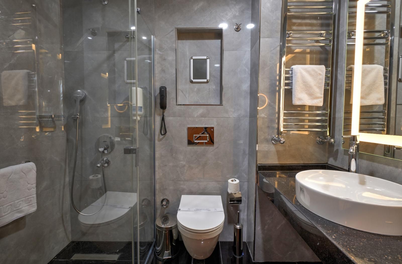 Nova Vista Centrum a member of Radisson Individuals Suite for 2 People 3