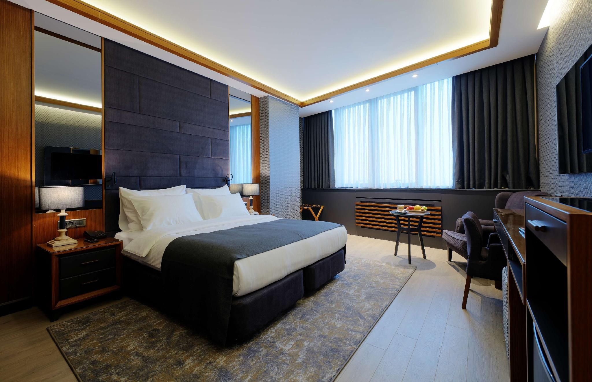 Superior Room - Square View