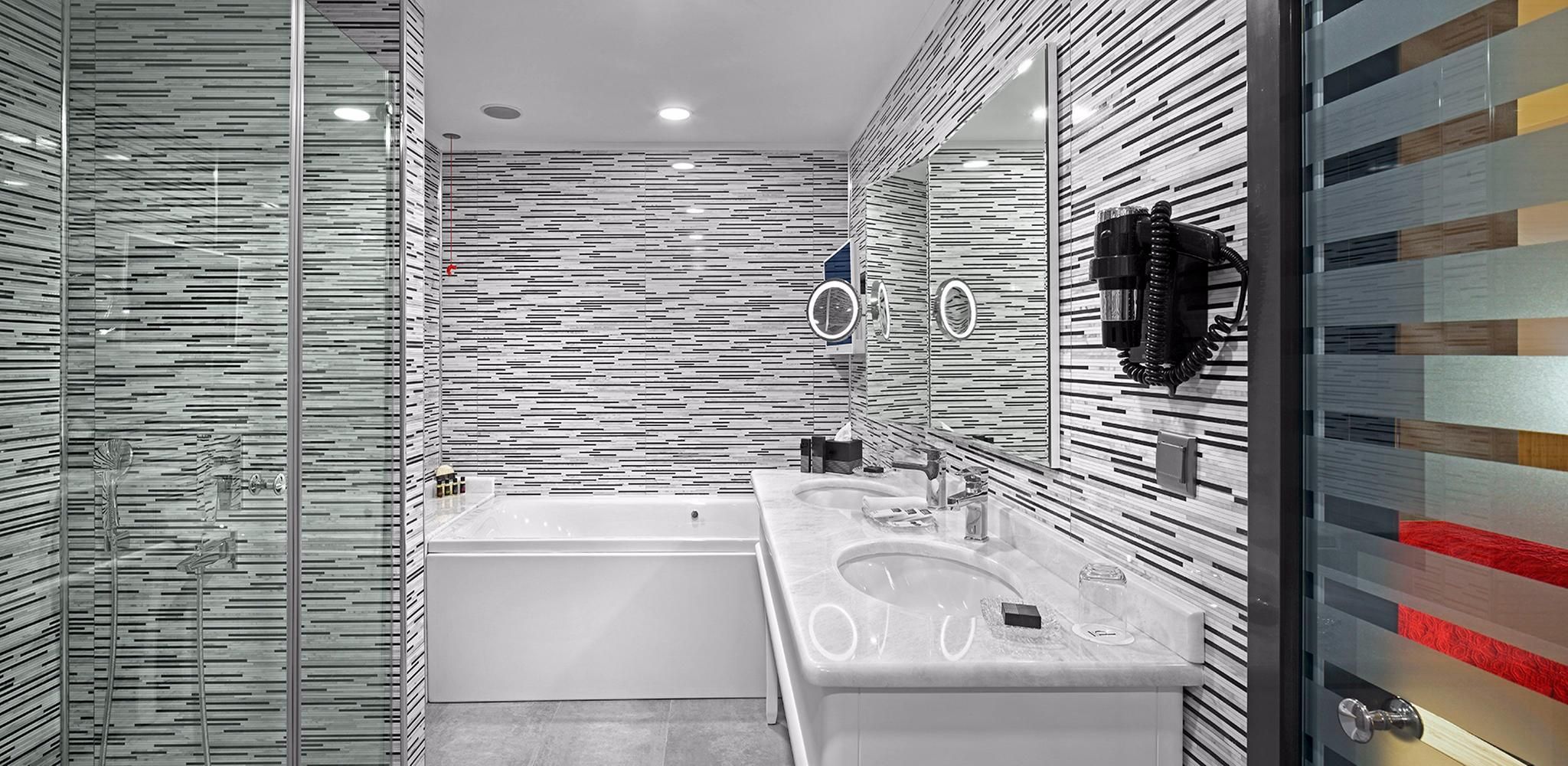 Ramada Plaza by Wyndham Eskisehir 1 King Bed, Presidential Suite, Smoking 3