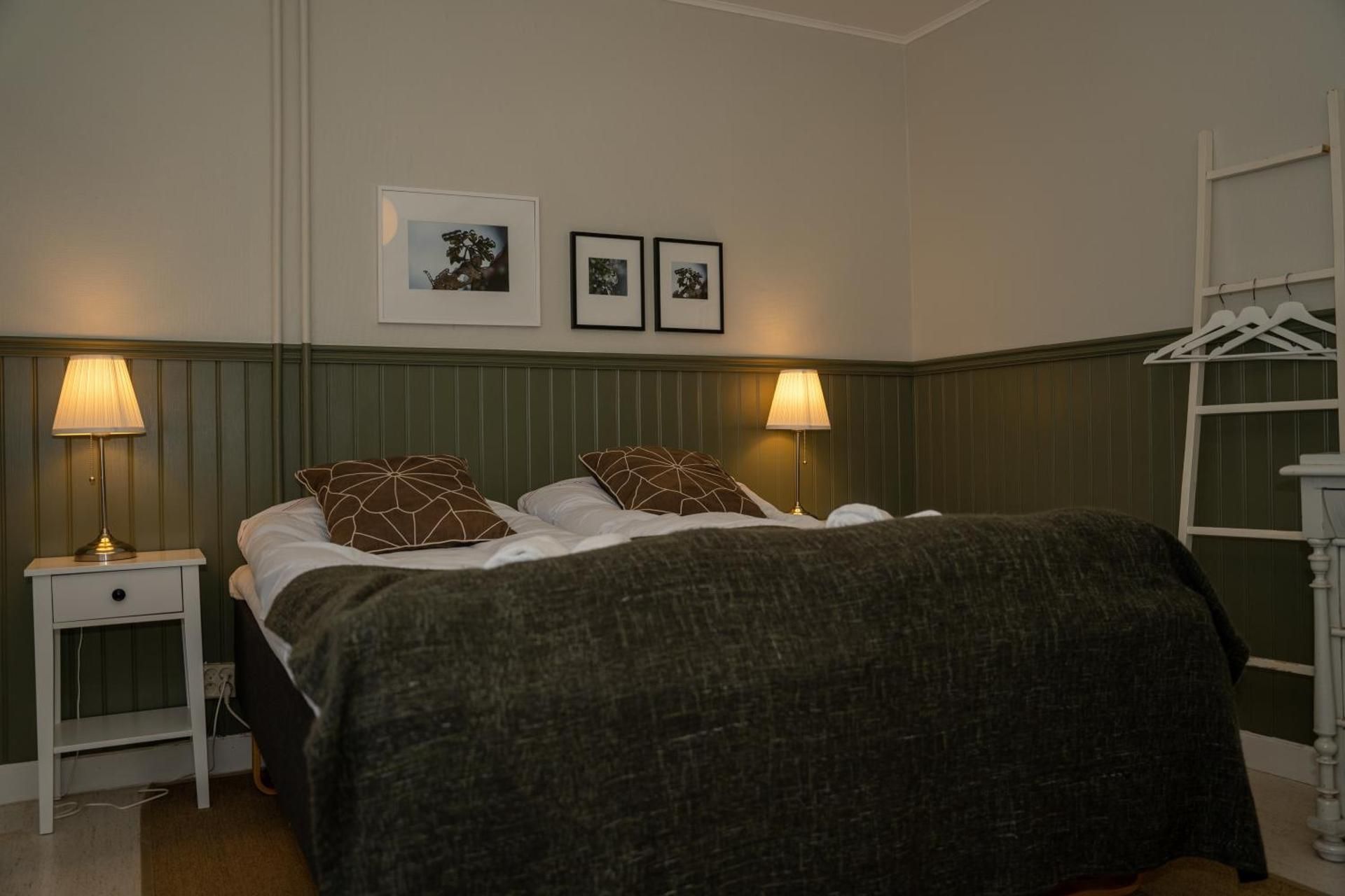 Family Room with Shared Bathroom - Boarding house
