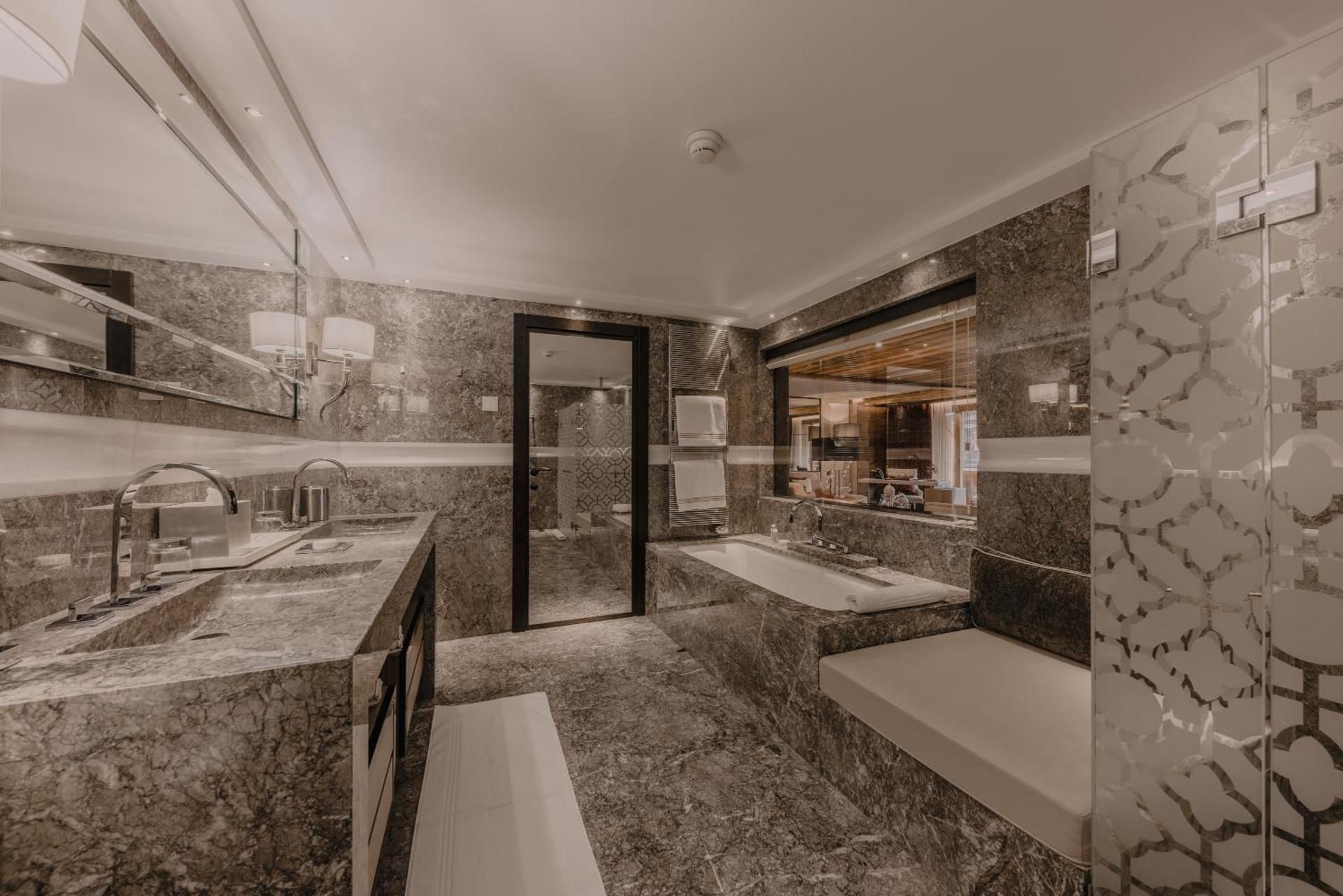 Signature Suite with 1 Bedroom & Living room