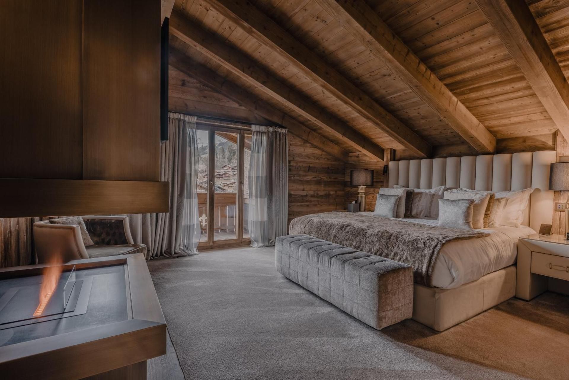 Prestige Suite with 2 Bedrooms, 2 Bathrooms & Living Room